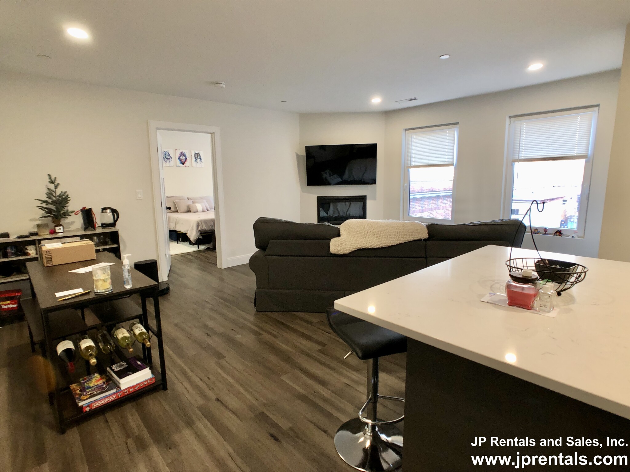 317 Belgrade Ave, Roslindale