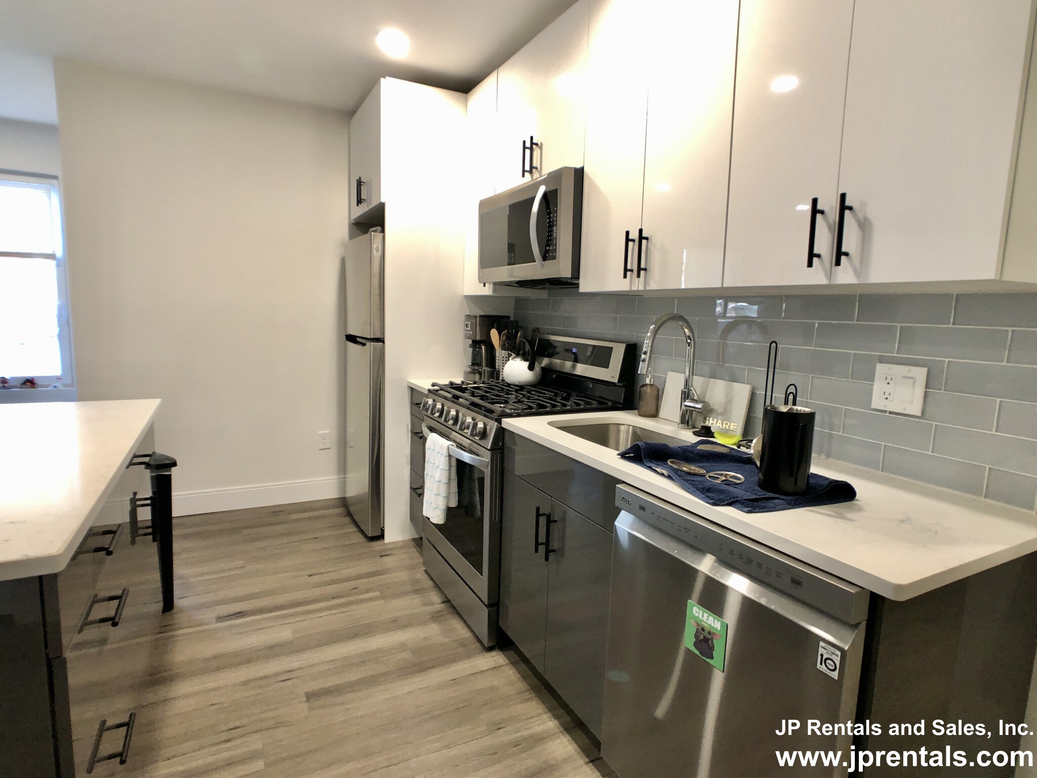 317 Belgrade Ave, Roslindale