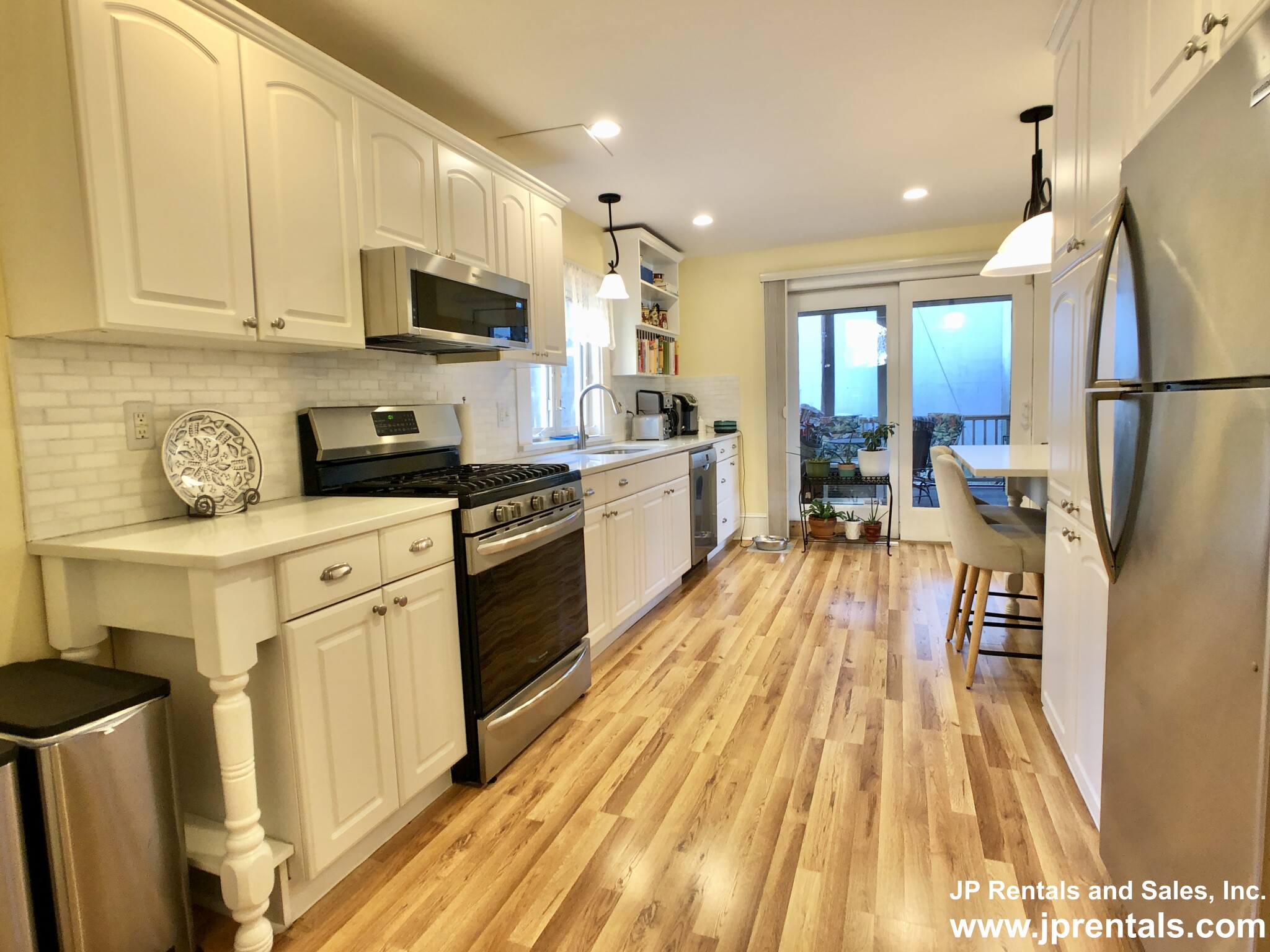 4 bed, 3 bath apartment for rent at 5 Parkwood Ter Unit 1 CO, Jamaica Plain — photo 2 of 26