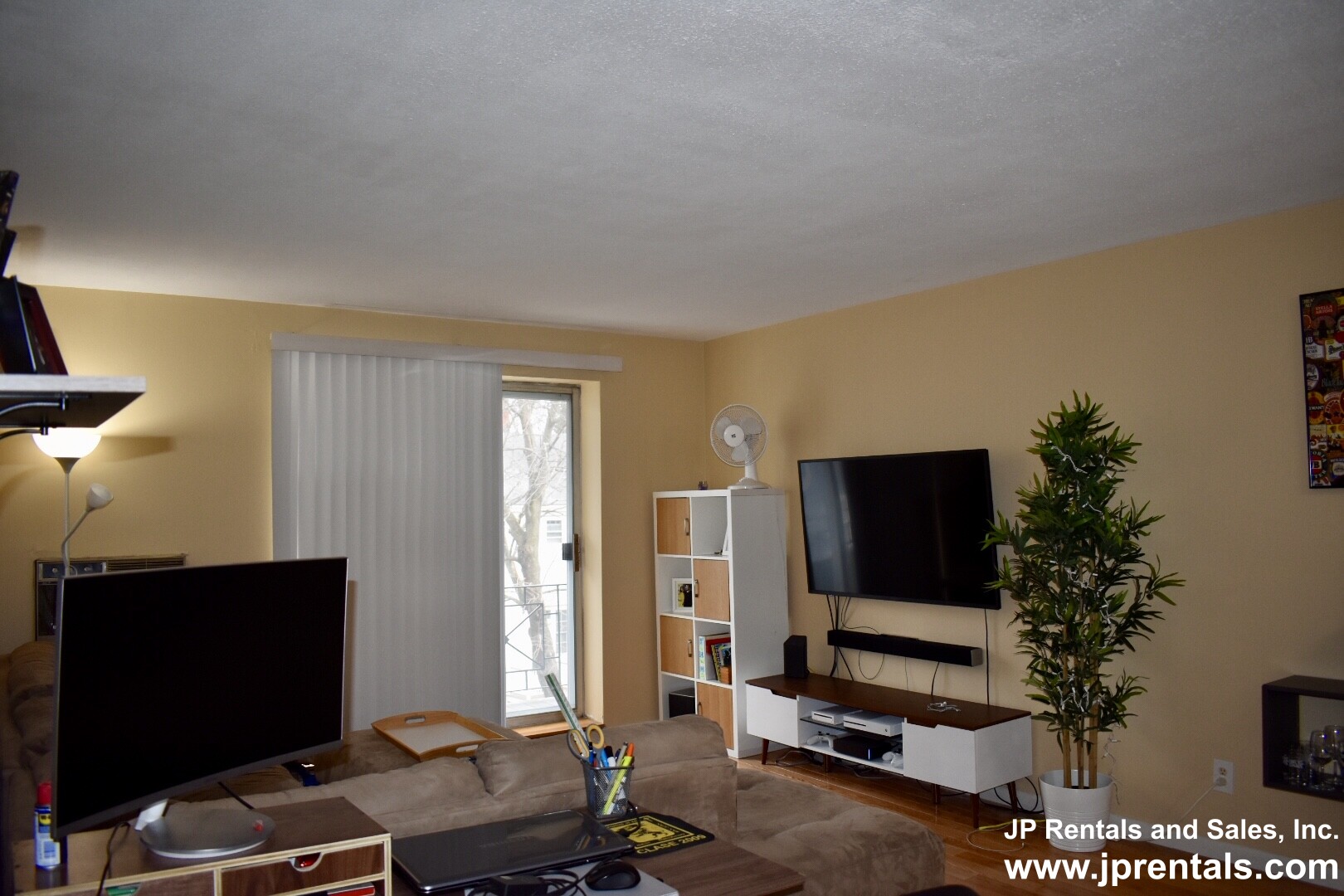 1 bed, 1 bath apartment for rent at 804 Centre St Unit 206 CO, Jamaica Plain — photo 1 of 10