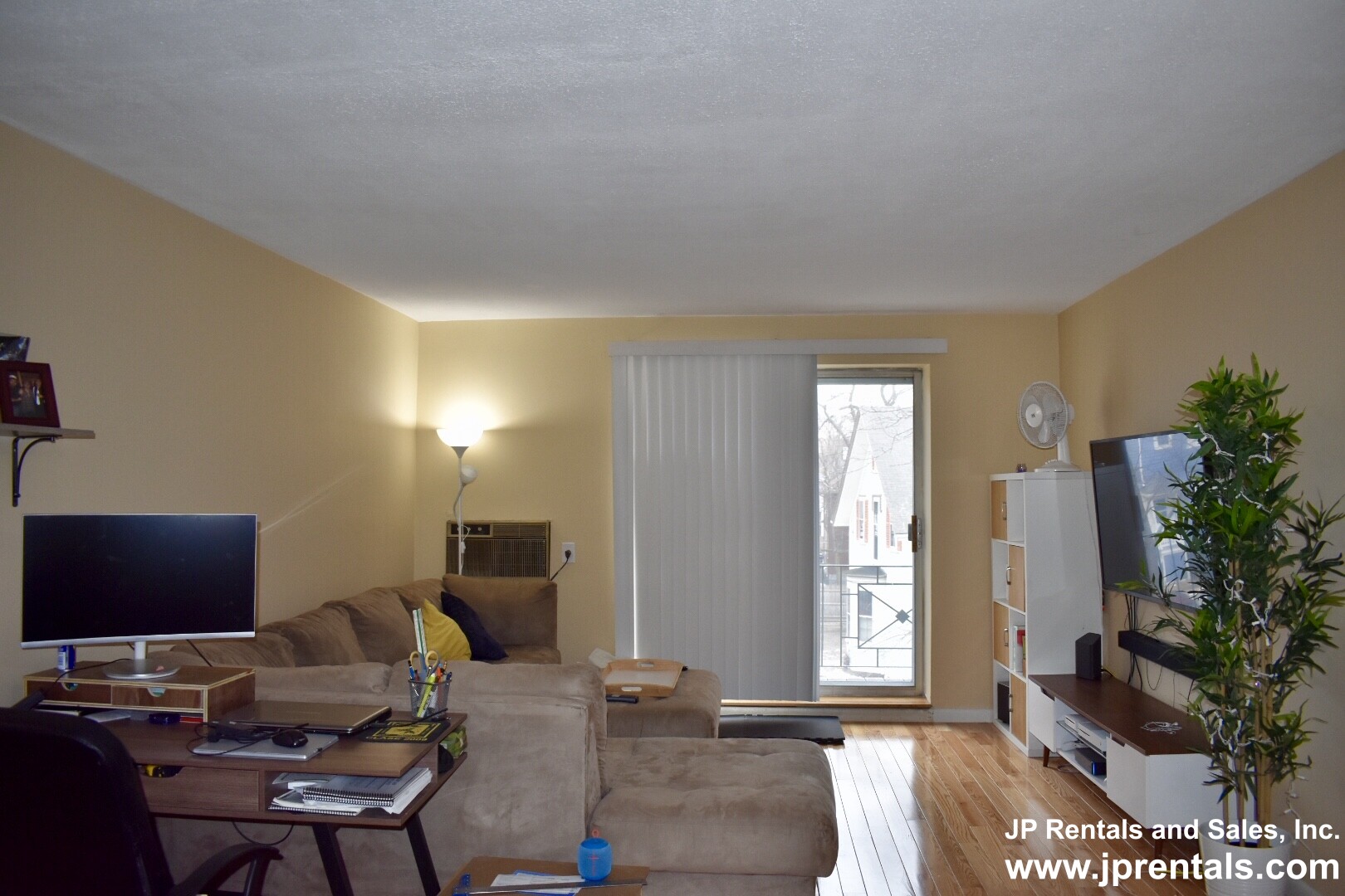 1 bed, 1 bath apartment for rent at 804 Centre St Unit 206 CO, Jamaica Plain — photo 2 of 10
