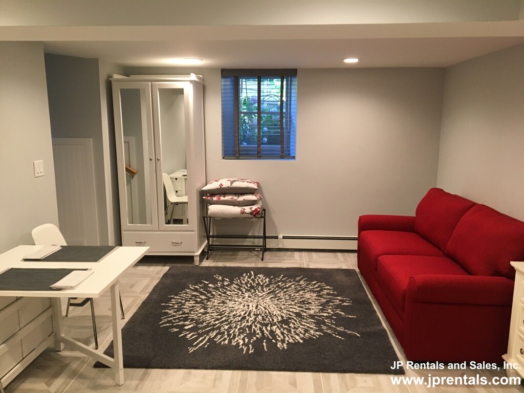 Studio bed, 1 bath apartment for rent at 5 Parkwood Ter Unit B, Jamaica Plain — photo 9 of 20