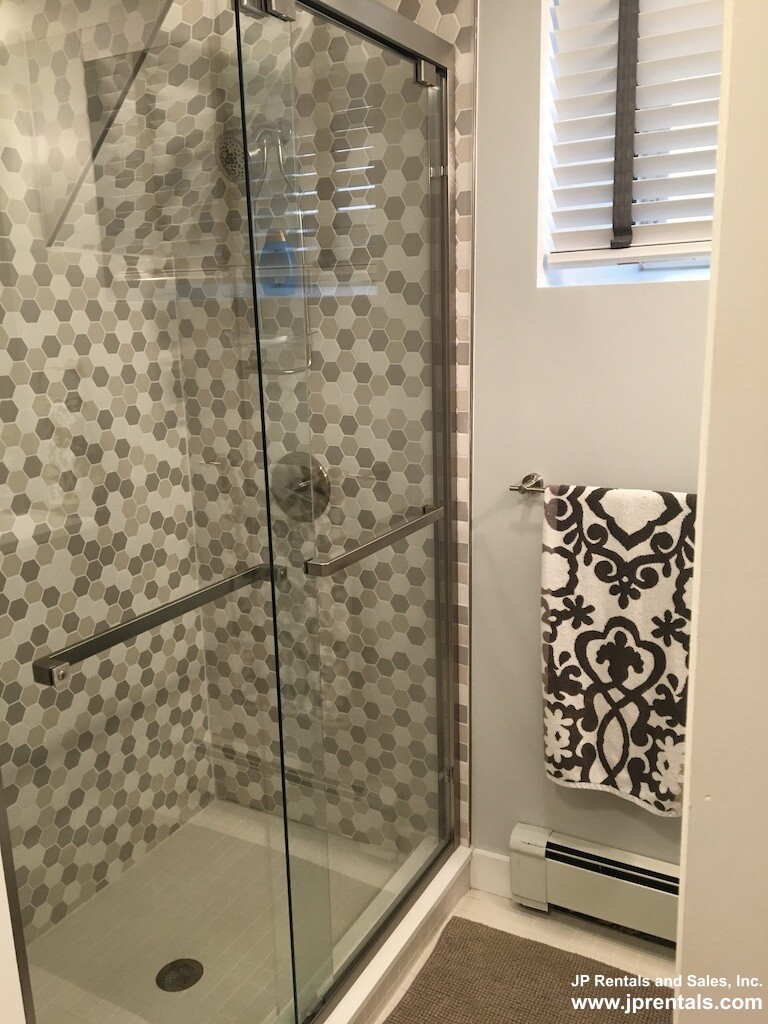 Studio bed, 1 bath apartment for rent at 5 Parkwood Ter Unit B, Jamaica Plain — photo 15 of 20