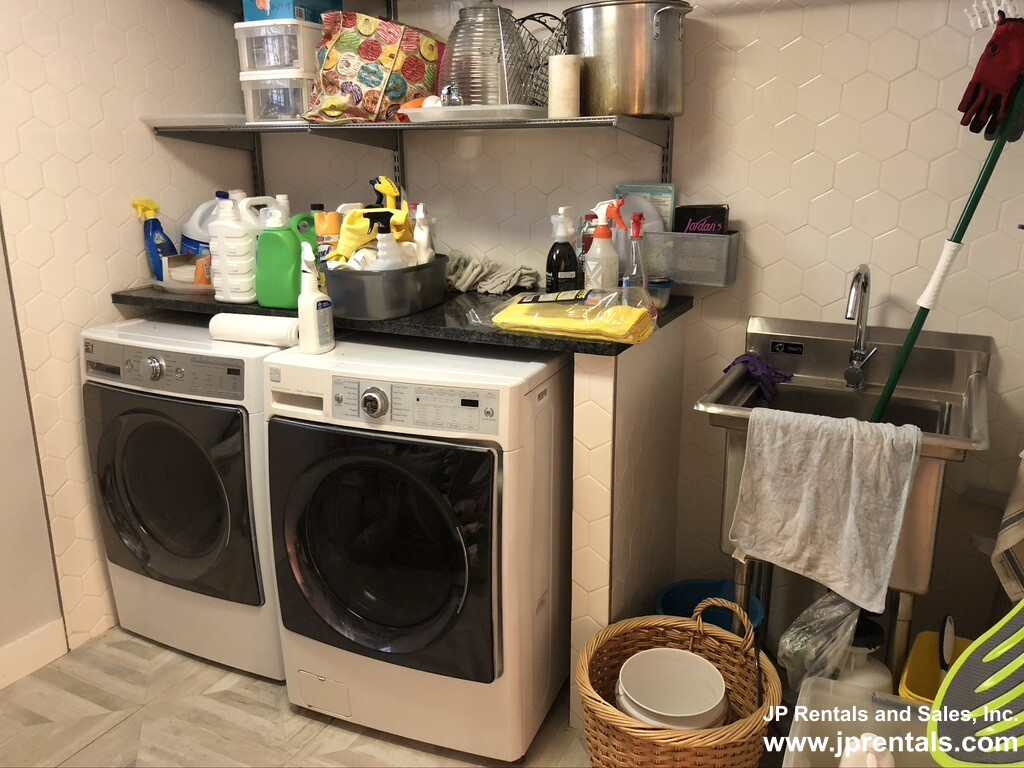 Studio bed, 1 bath apartment for rent at 5 Parkwood Ter Unit B, Jamaica Plain — photo 18 of 20