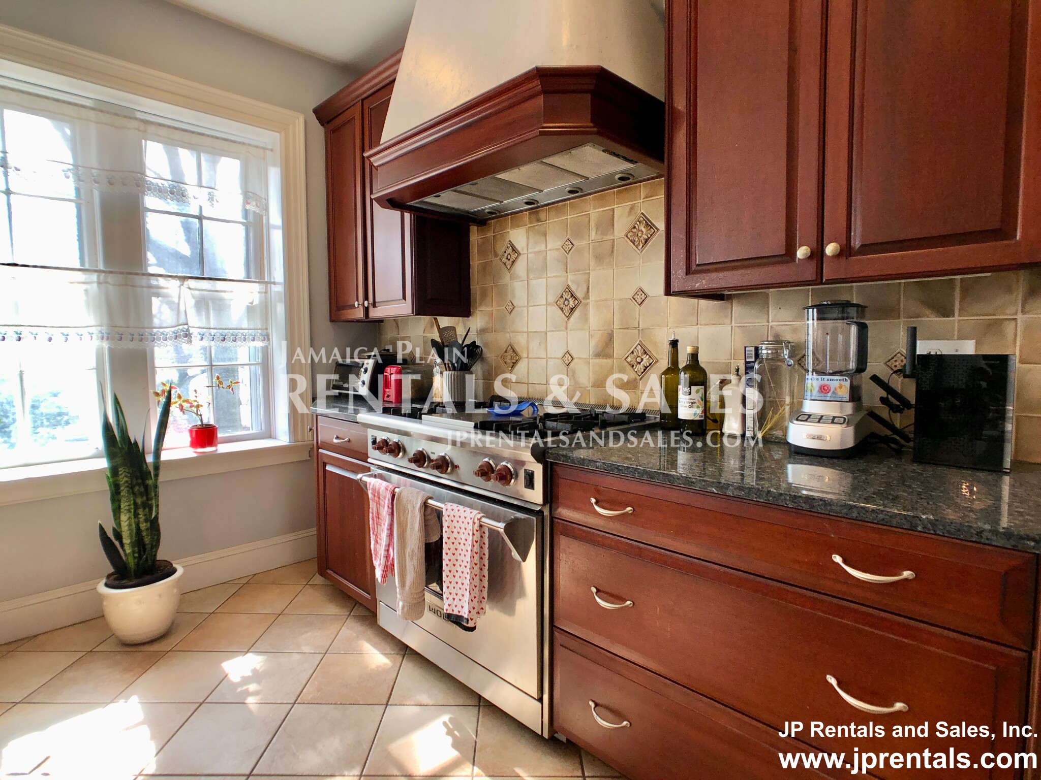 480 Jamaicaway, Jamaica Plain