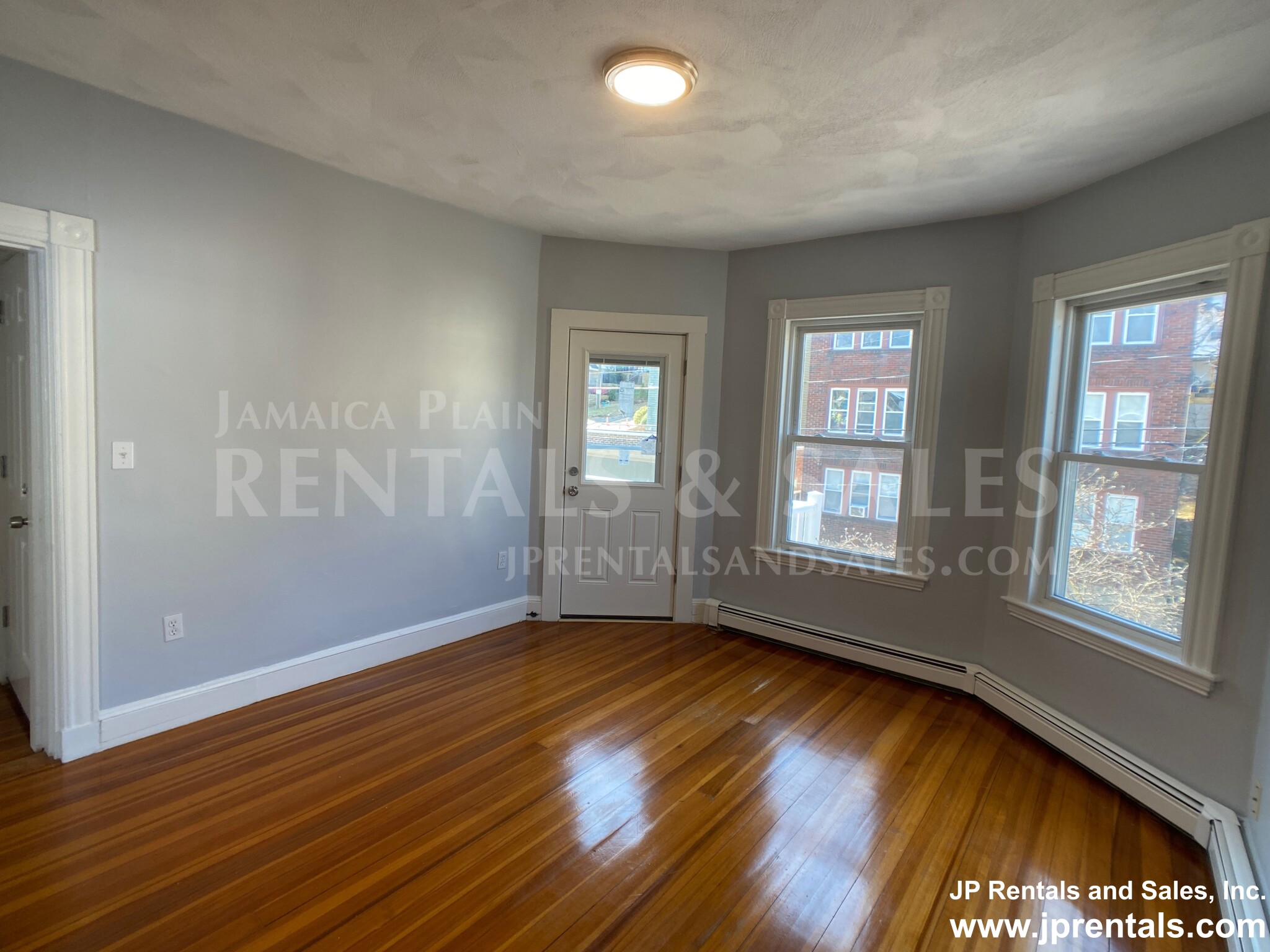 154 Poplar St, Roslindale