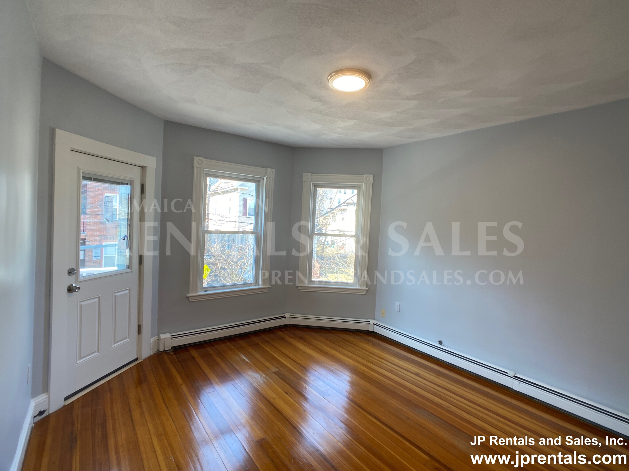 154 Poplar St, Roslindale