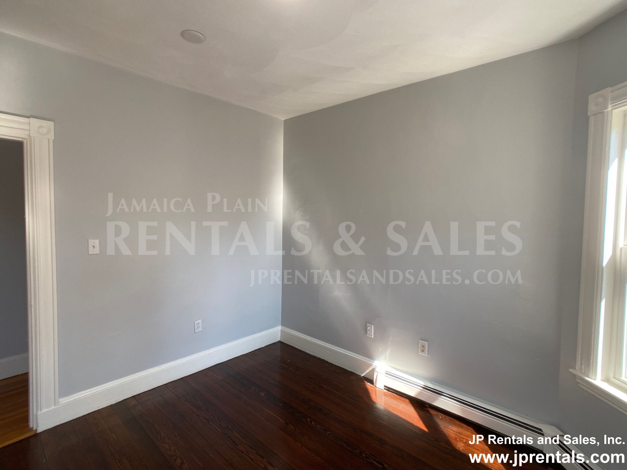 154 Poplar St, Roslindale