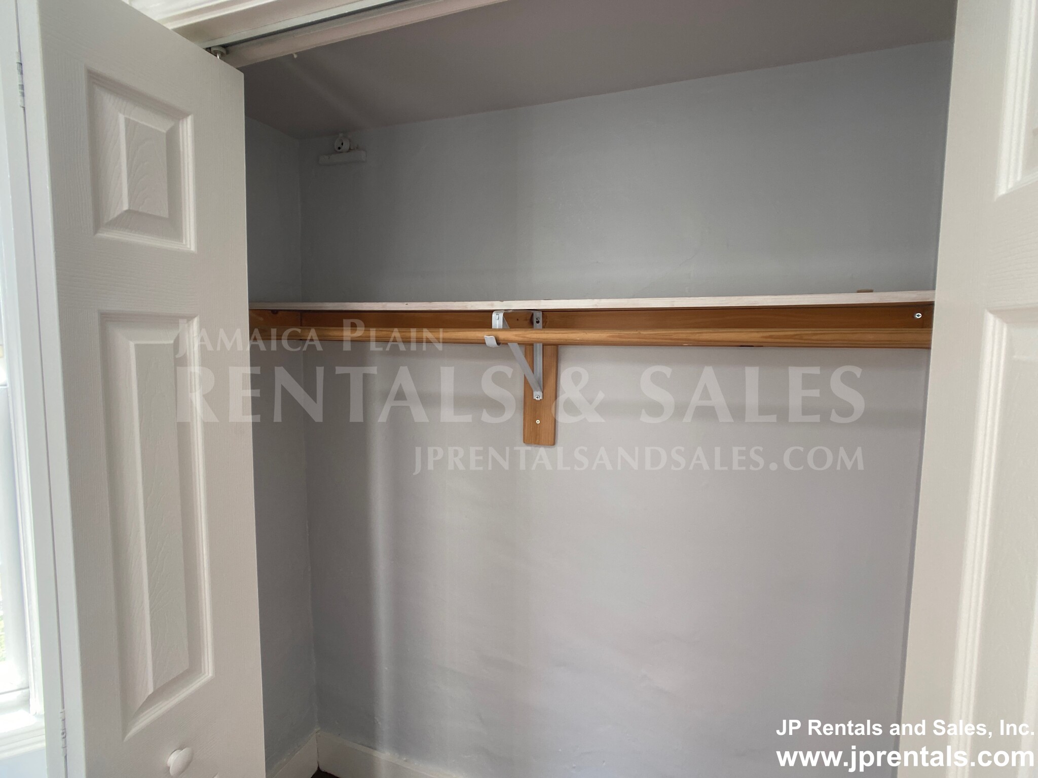 154 Poplar St, Roslindale