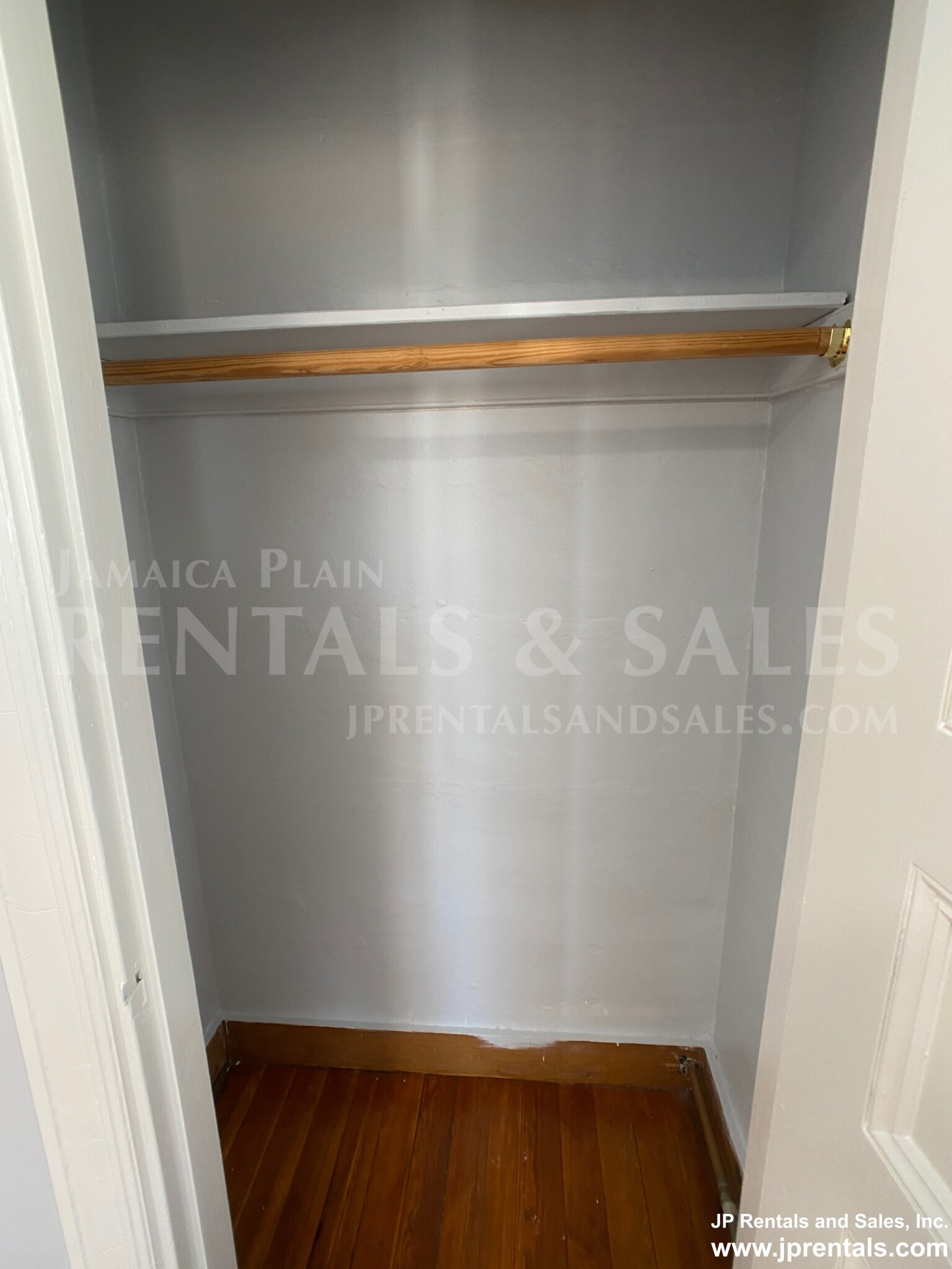 154 Poplar St, Roslindale