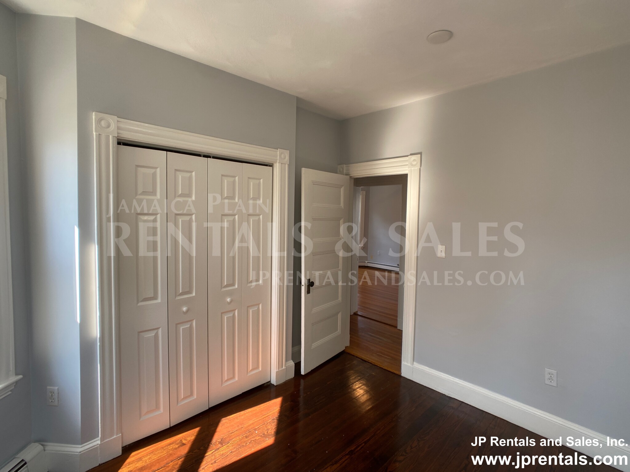 154 Poplar St, Roslindale