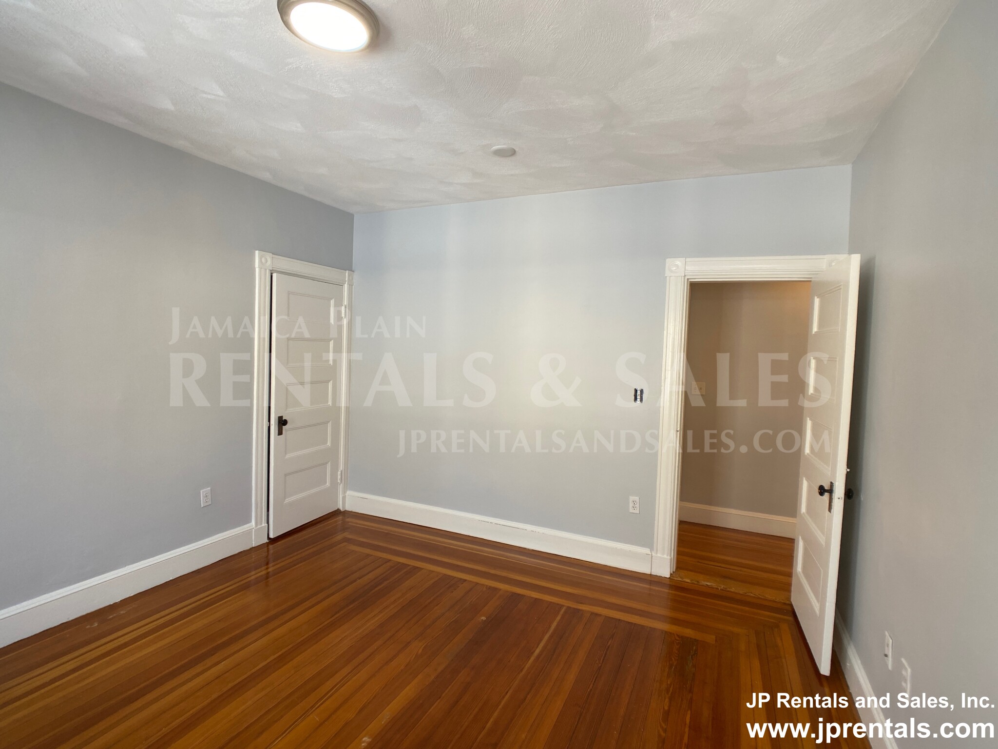 154 Poplar St, Roslindale