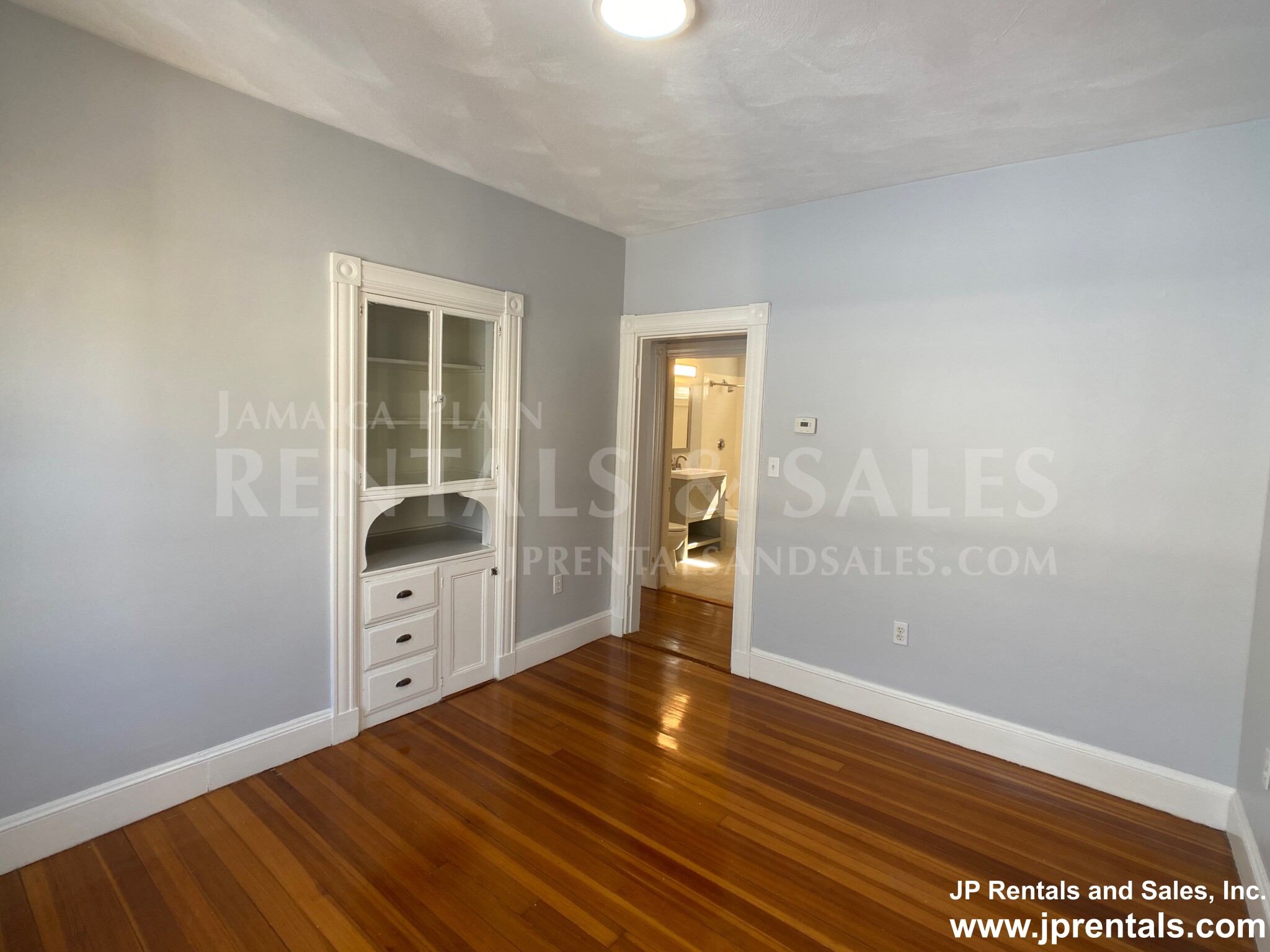 154 Poplar St, Roslindale