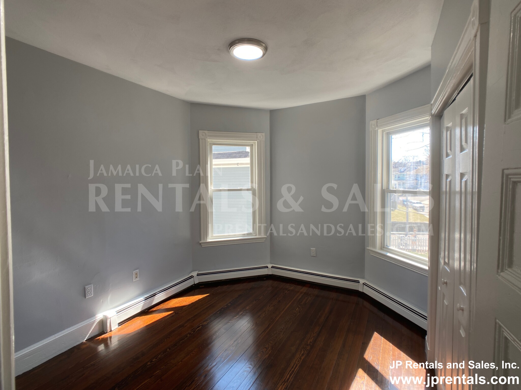 154 Poplar St, Roslindale