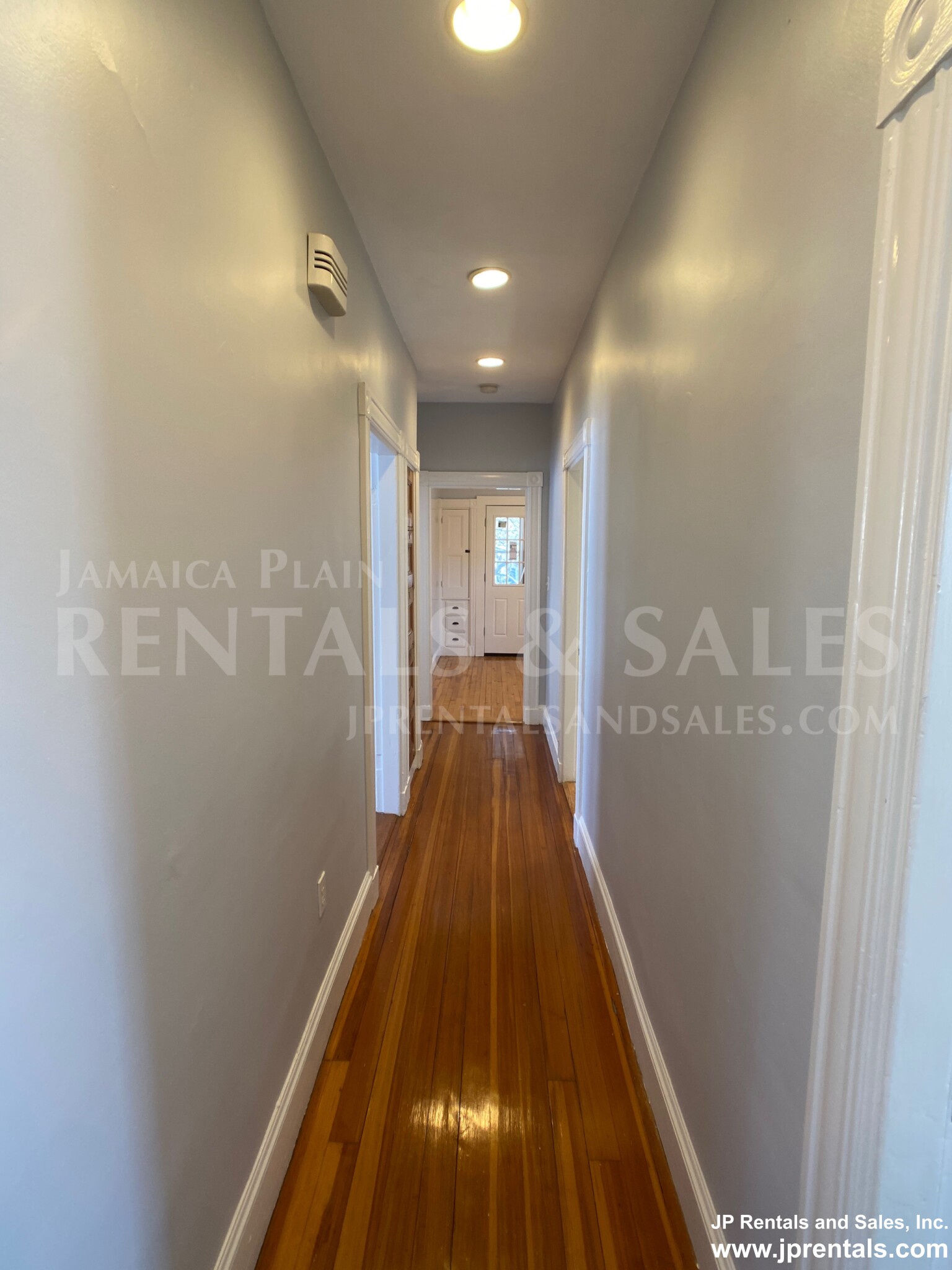 154 Poplar St, Roslindale