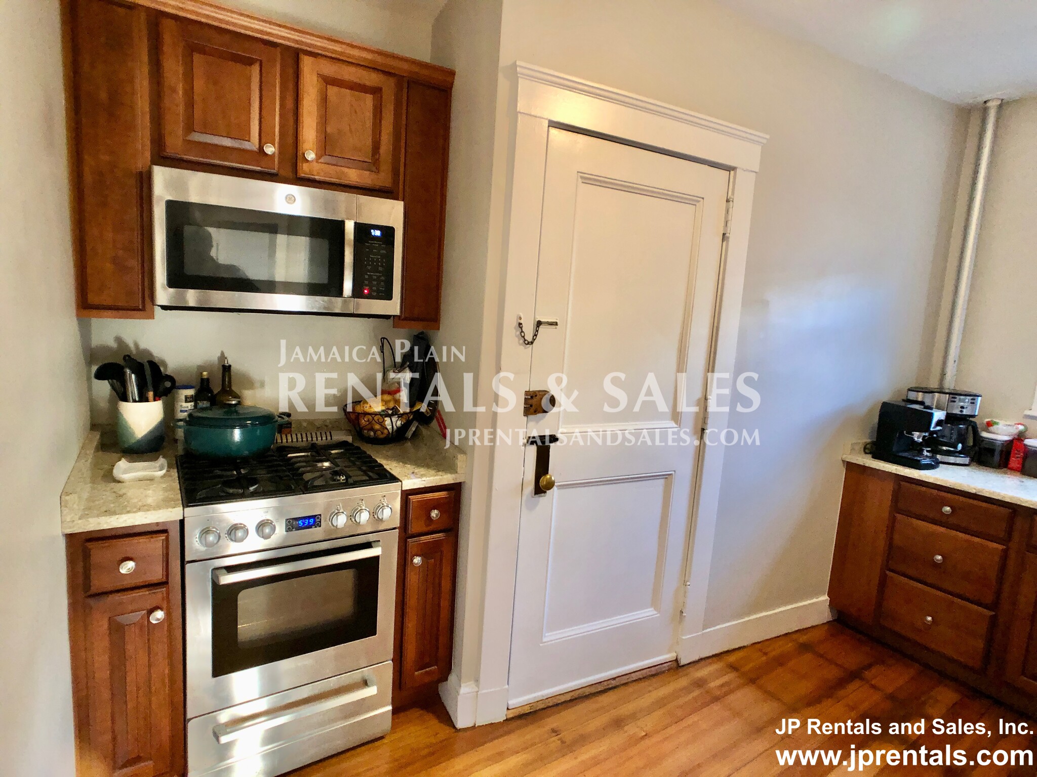 136 Arborway, Jamaica Plain