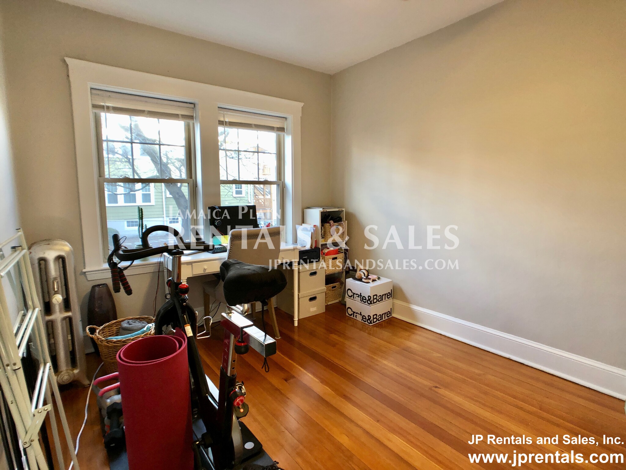 136 Arborway, Jamaica Plain