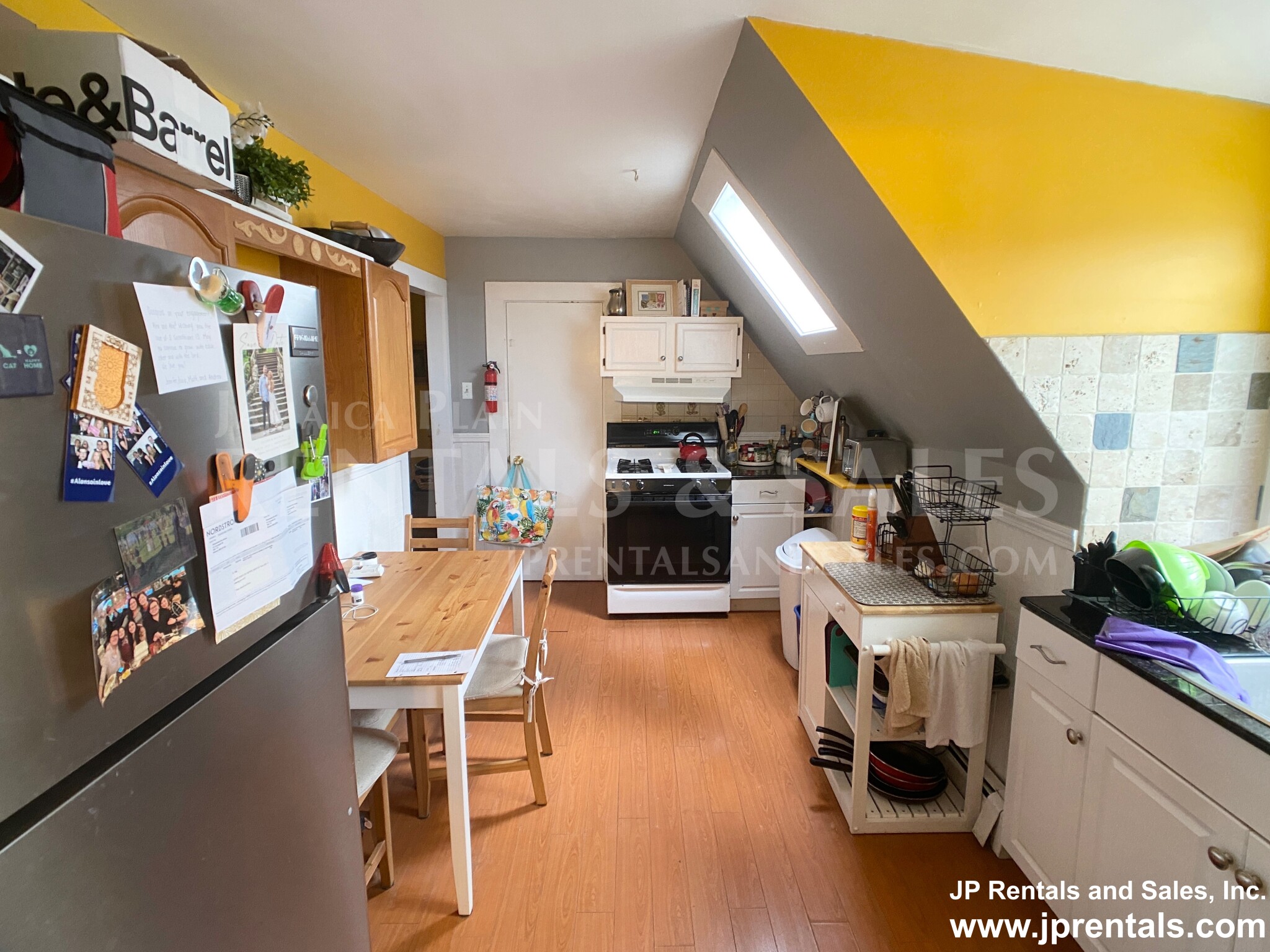 51 Cornwall St, Jamaica Plain