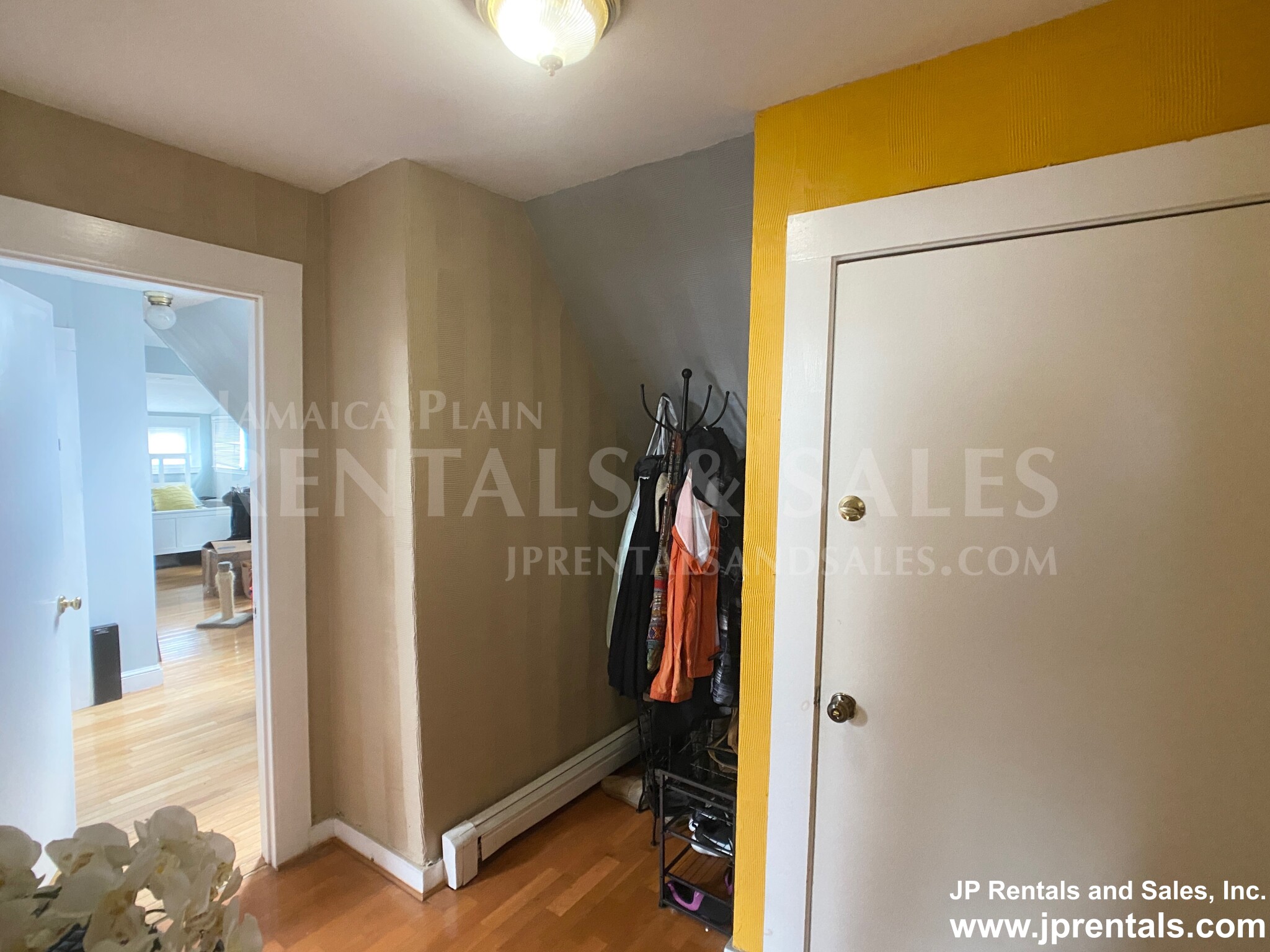 51 Cornwall St, Jamaica Plain