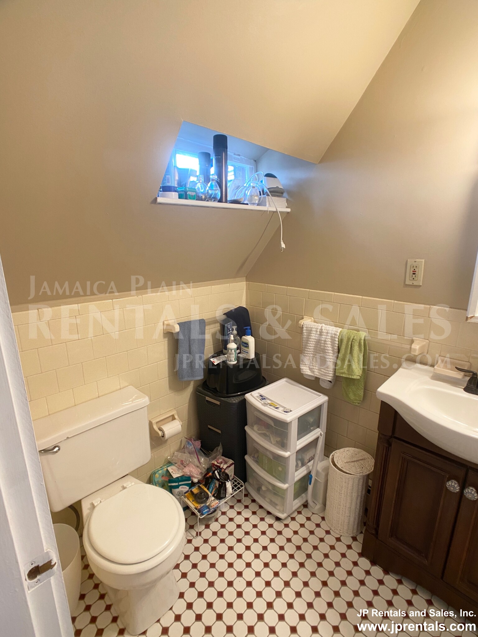 51 Cornwall St, Jamaica Plain