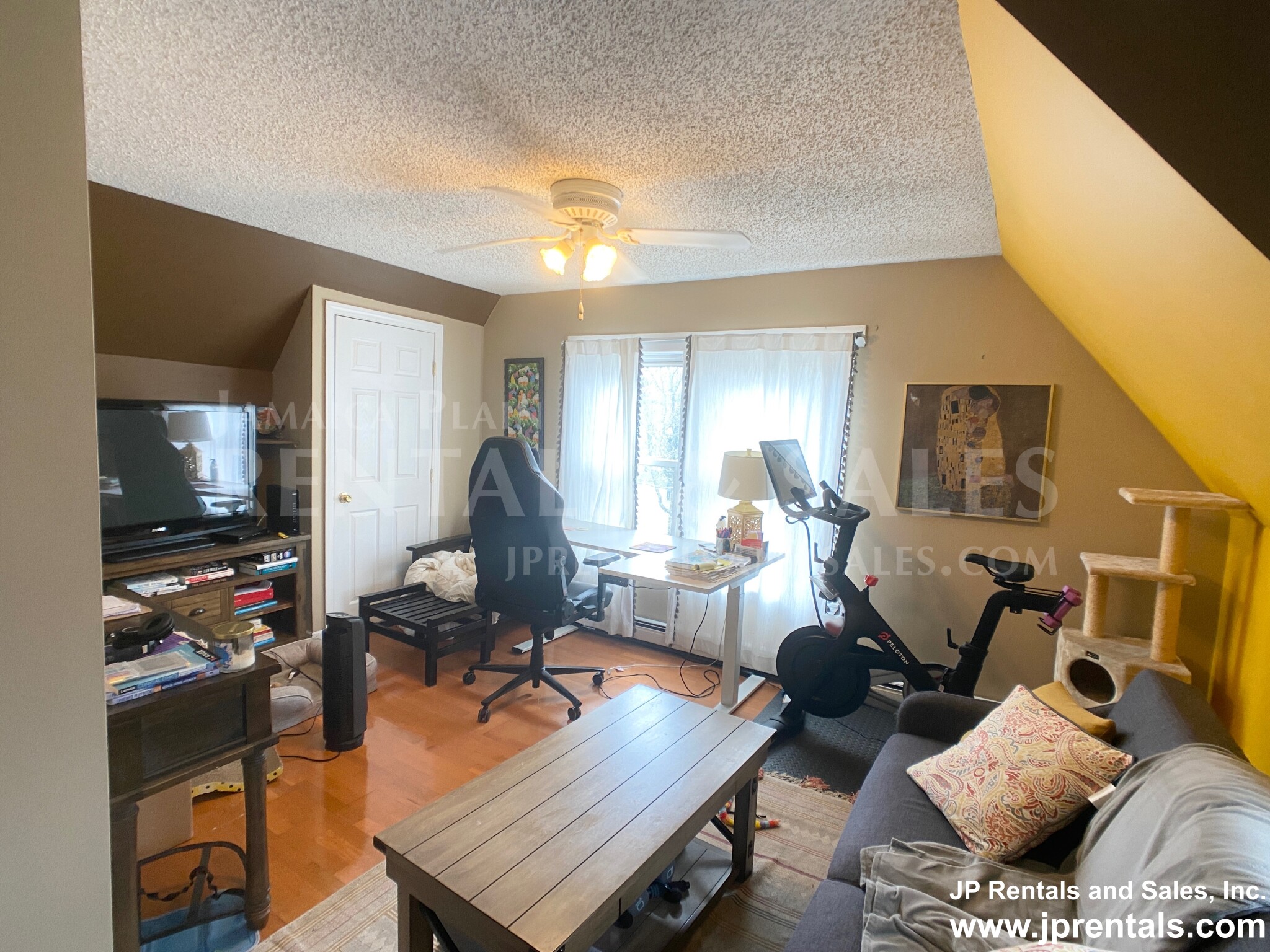 51 Cornwall St, Jamaica Plain