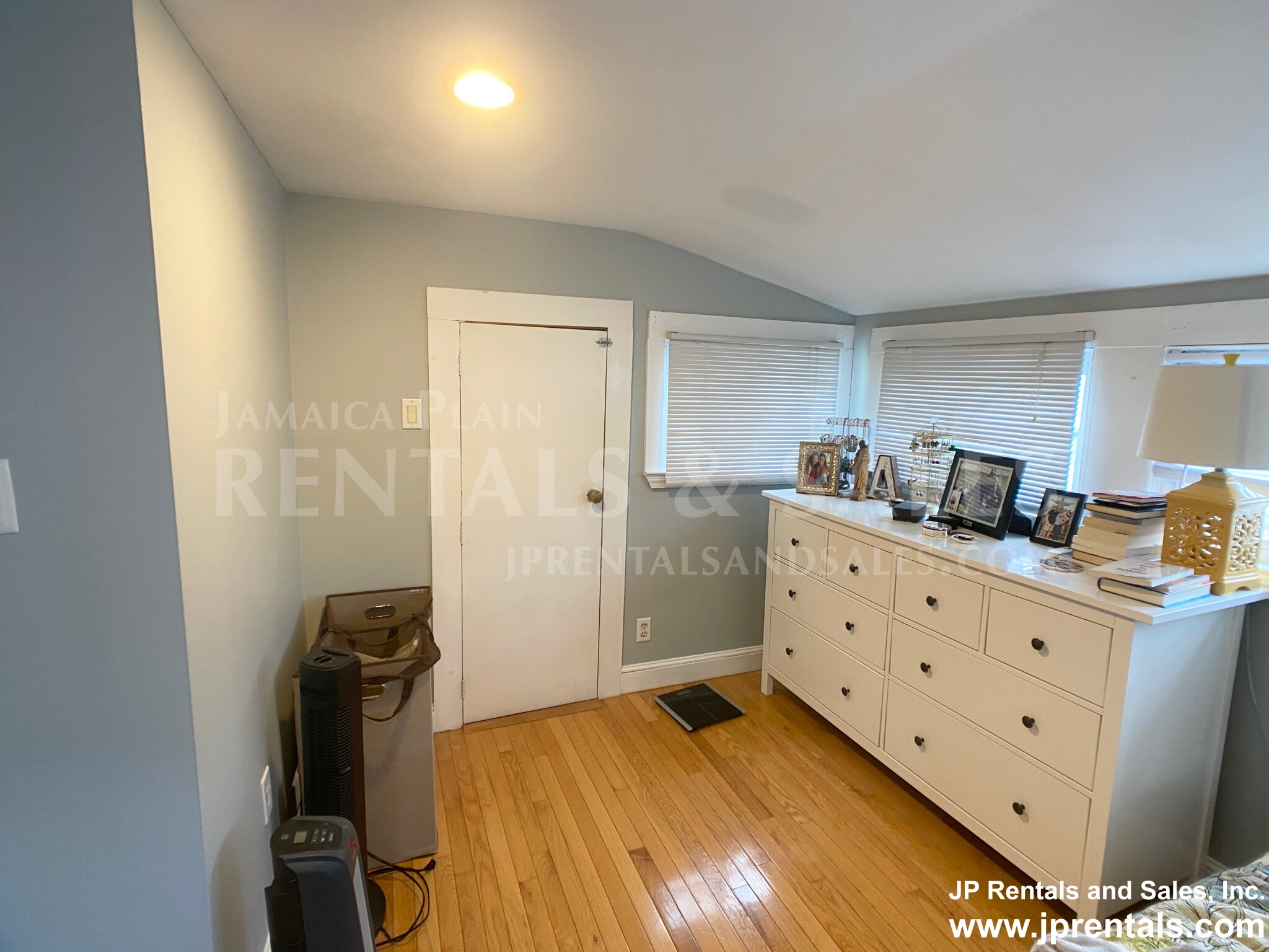 51 Cornwall St, Jamaica Plain