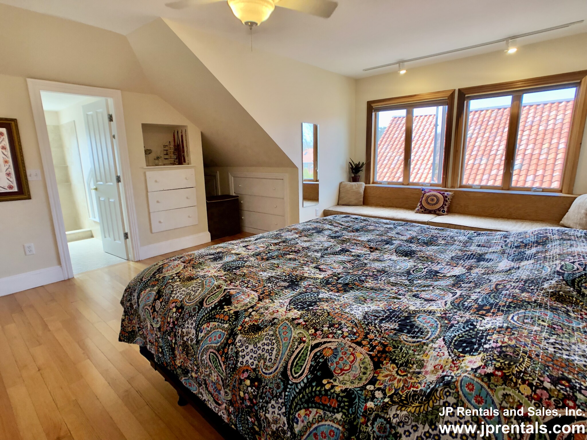 32 Lakeville Rd, Jamaica Plain