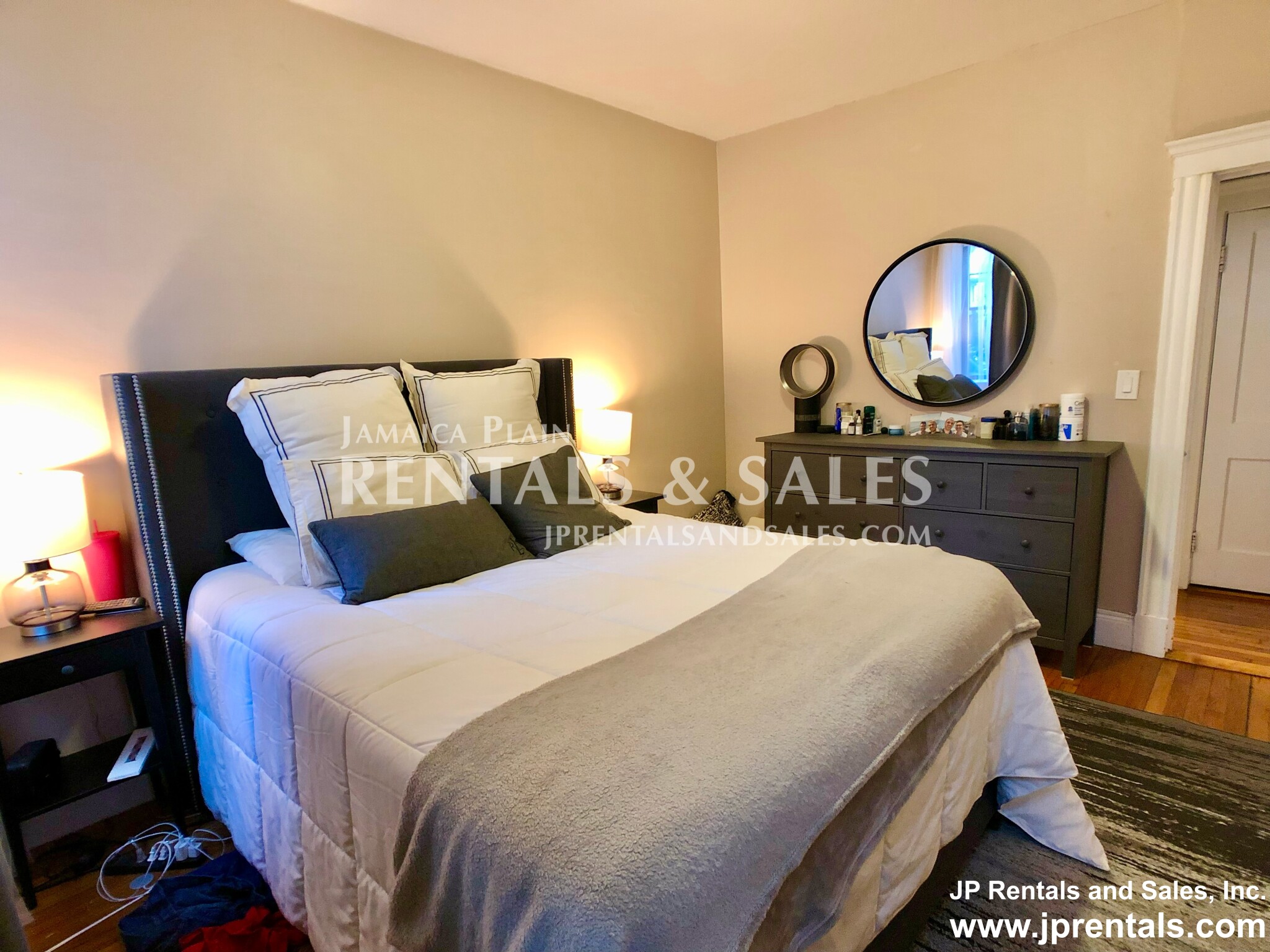 60 Jamaicaway, Jamaica Plain