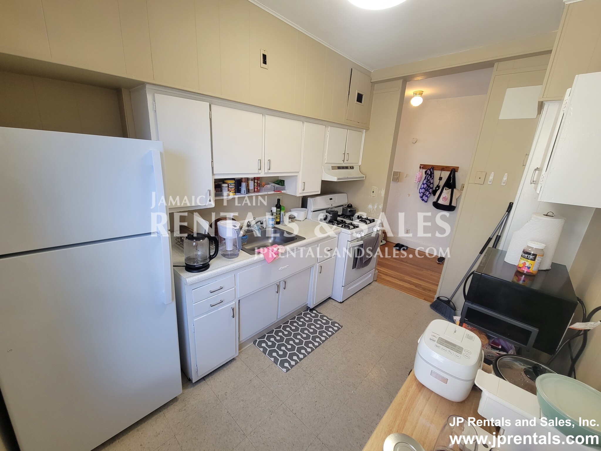 2001 Commonwealth Ave, Brighton