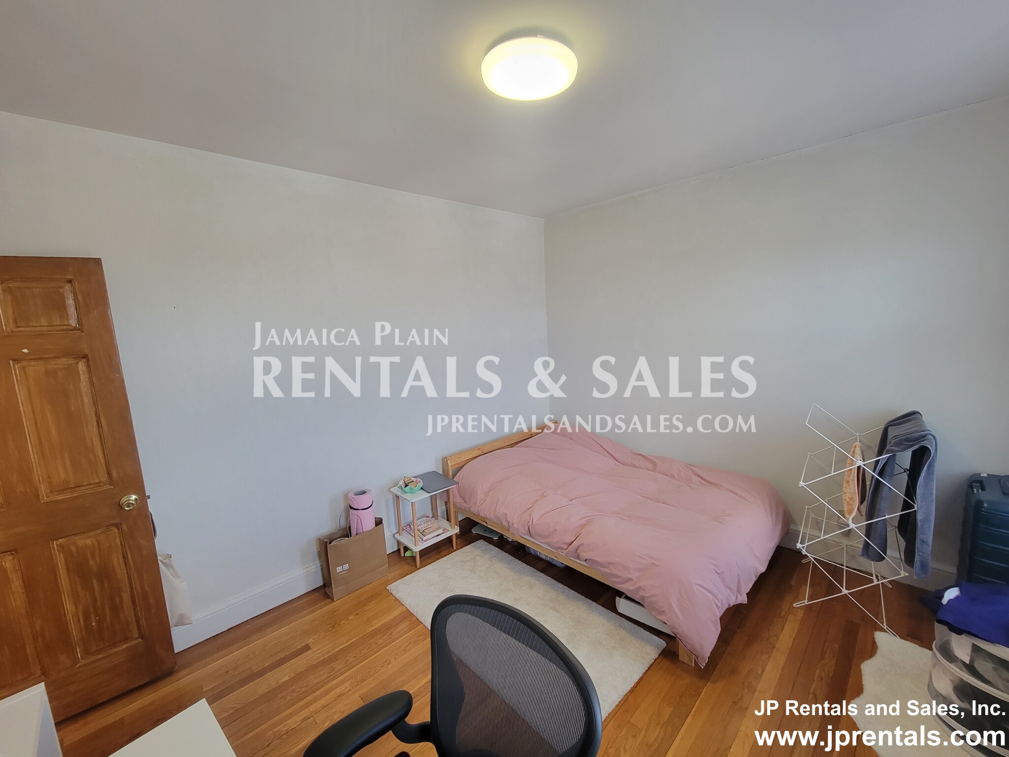 2001 Commonwealth Ave, Brighton