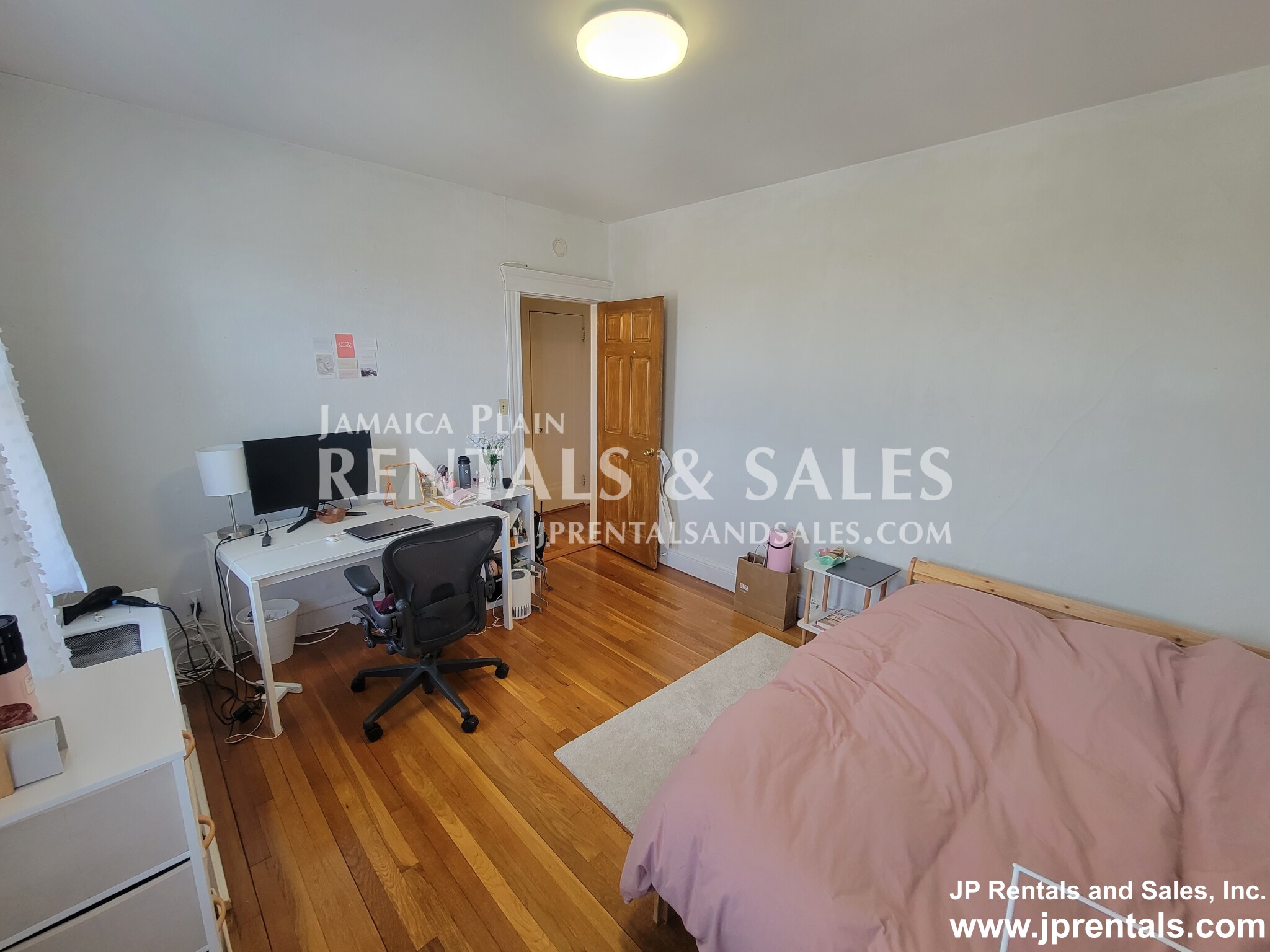 2001 Commonwealth Ave, Brighton