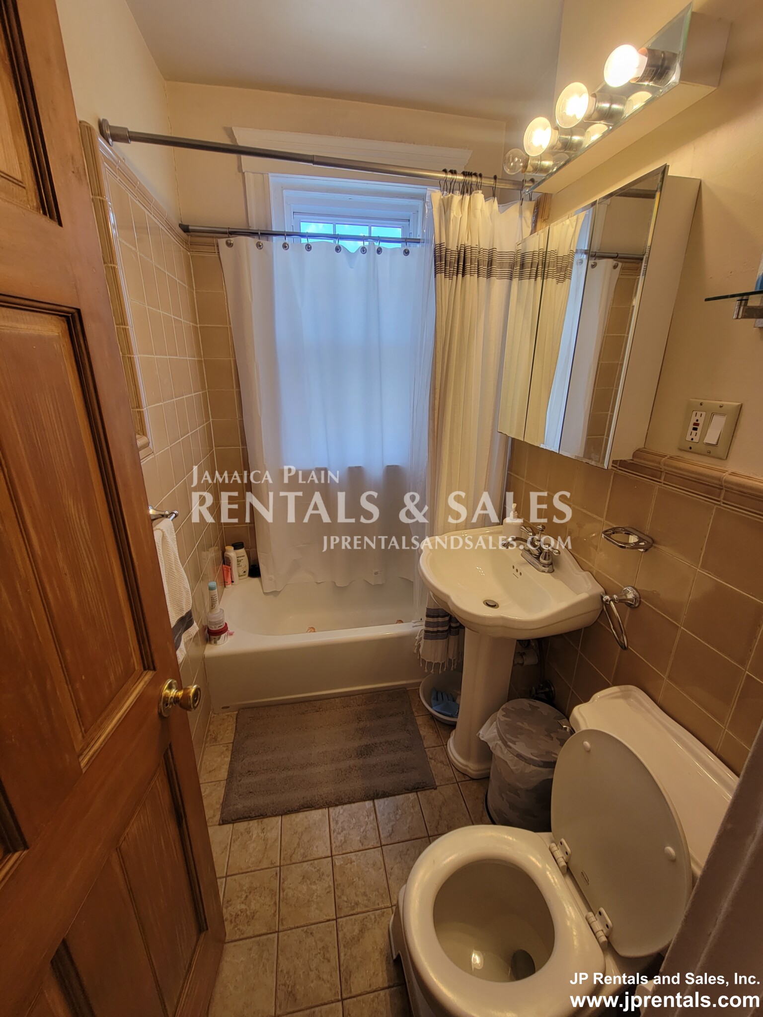 2001 Commonwealth Ave, Brighton