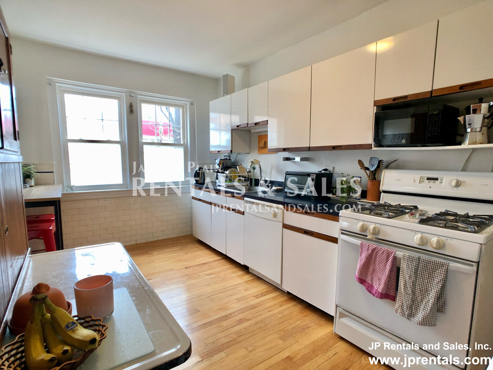 8 Lakeville Rd, Jamaica Plain