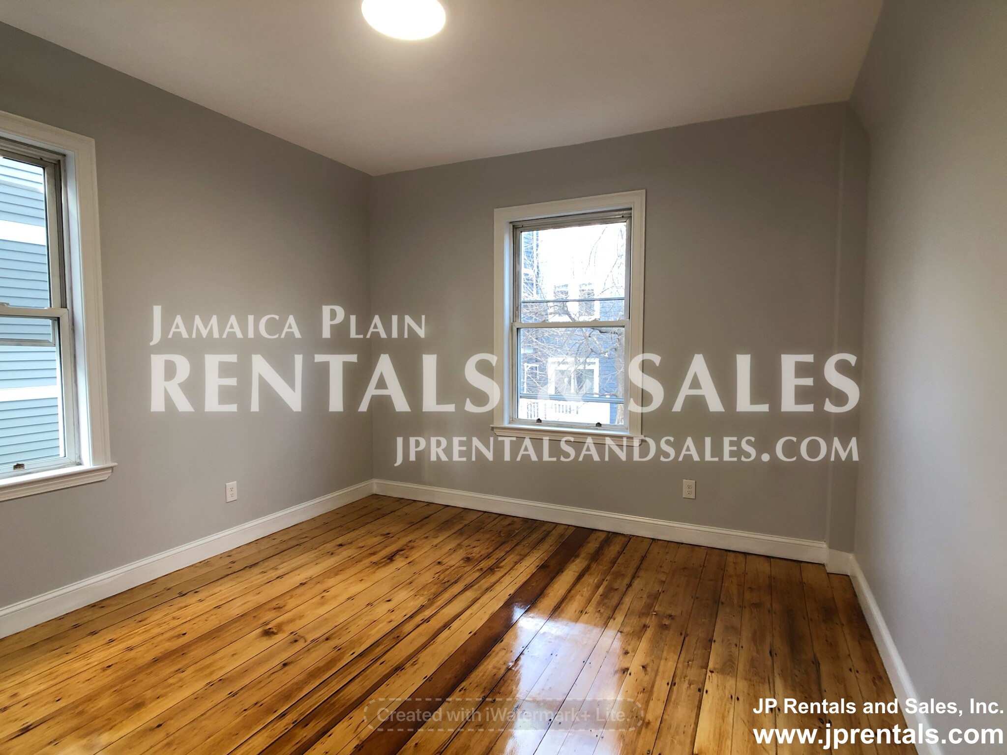 48 Green St, Jamaica Plain