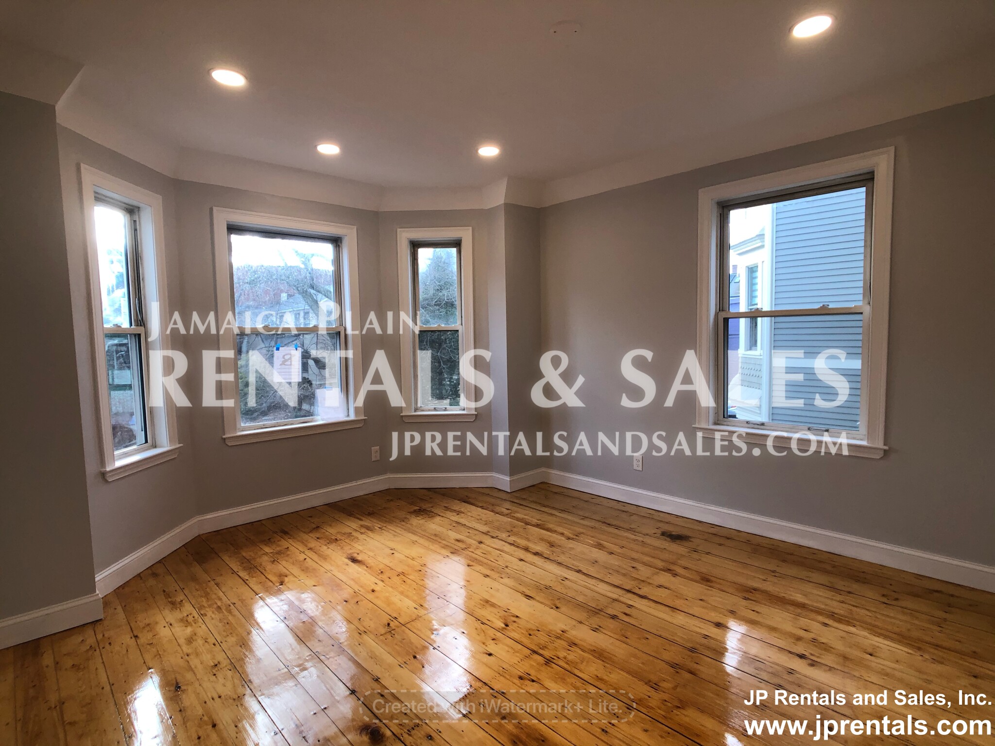 48 Green St, Jamaica Plain