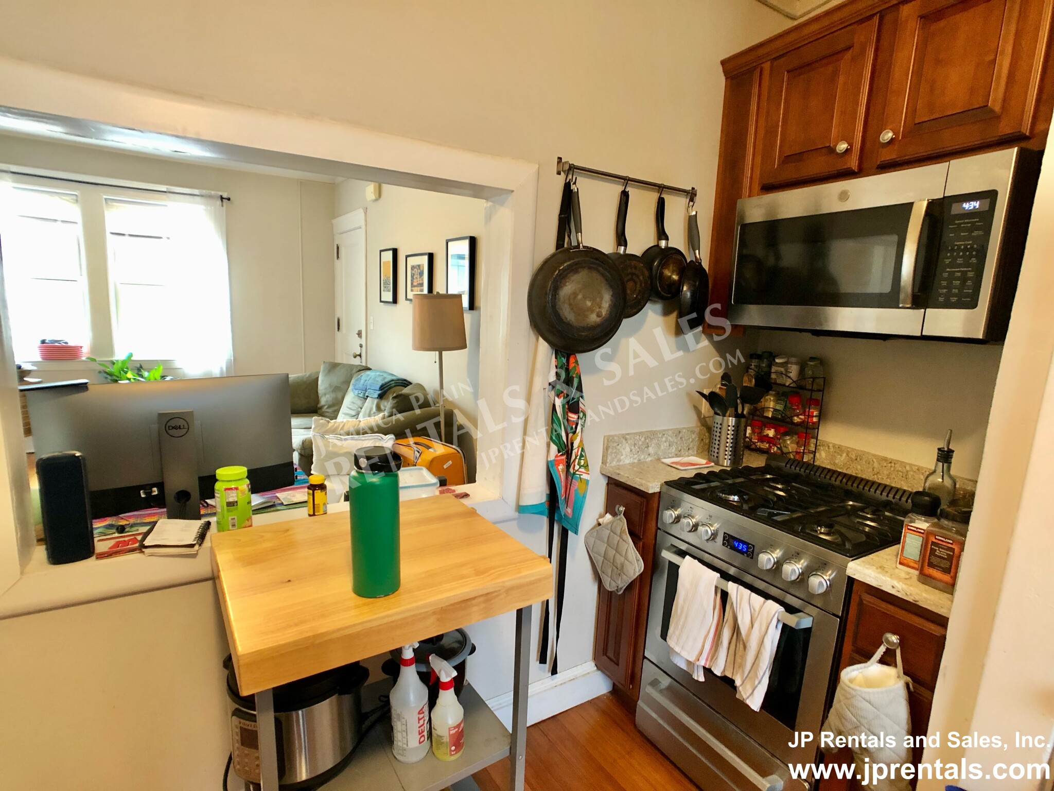 136 Arborway, Jamaica Plain