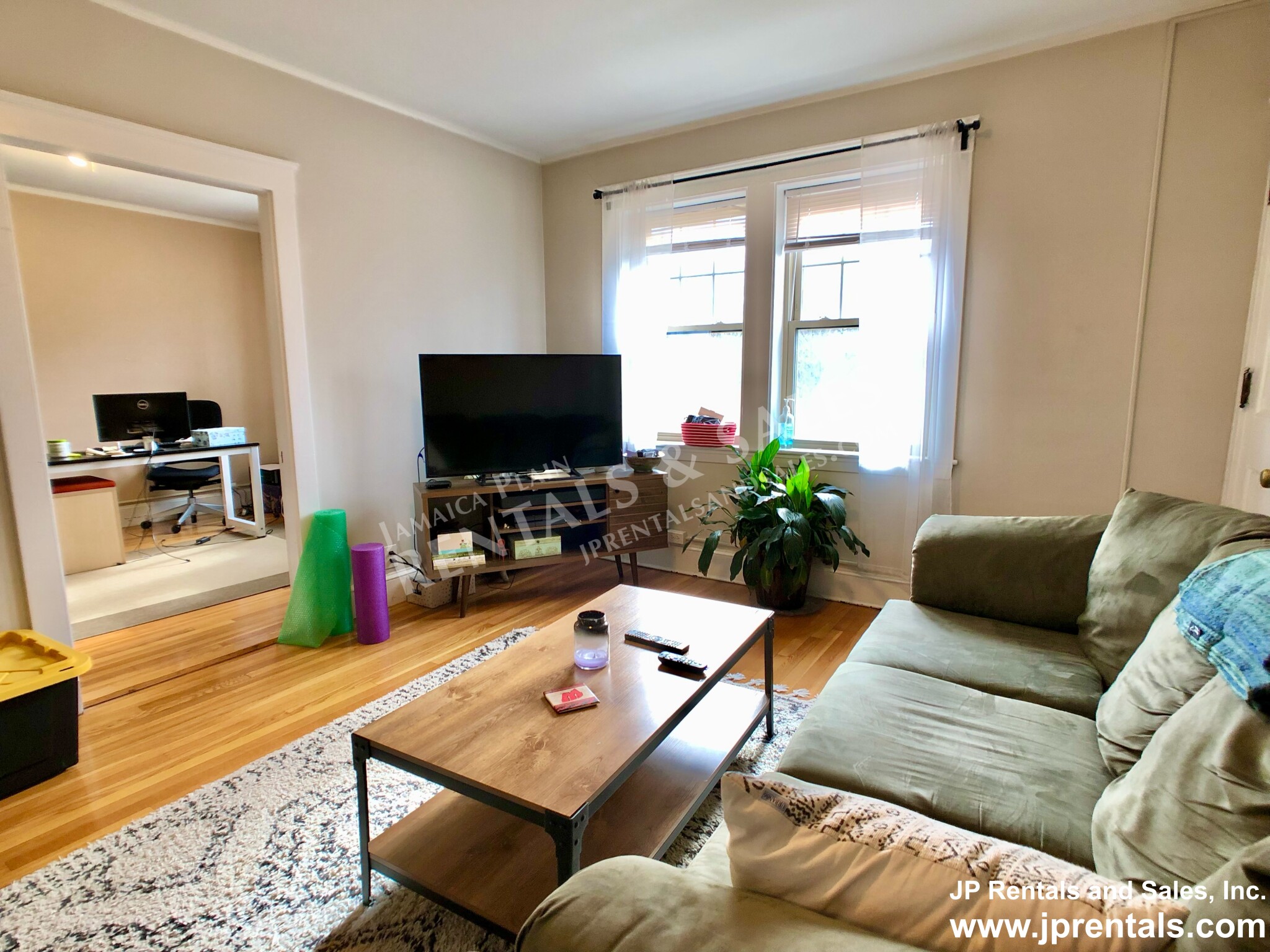 136 Arborway, Jamaica Plain