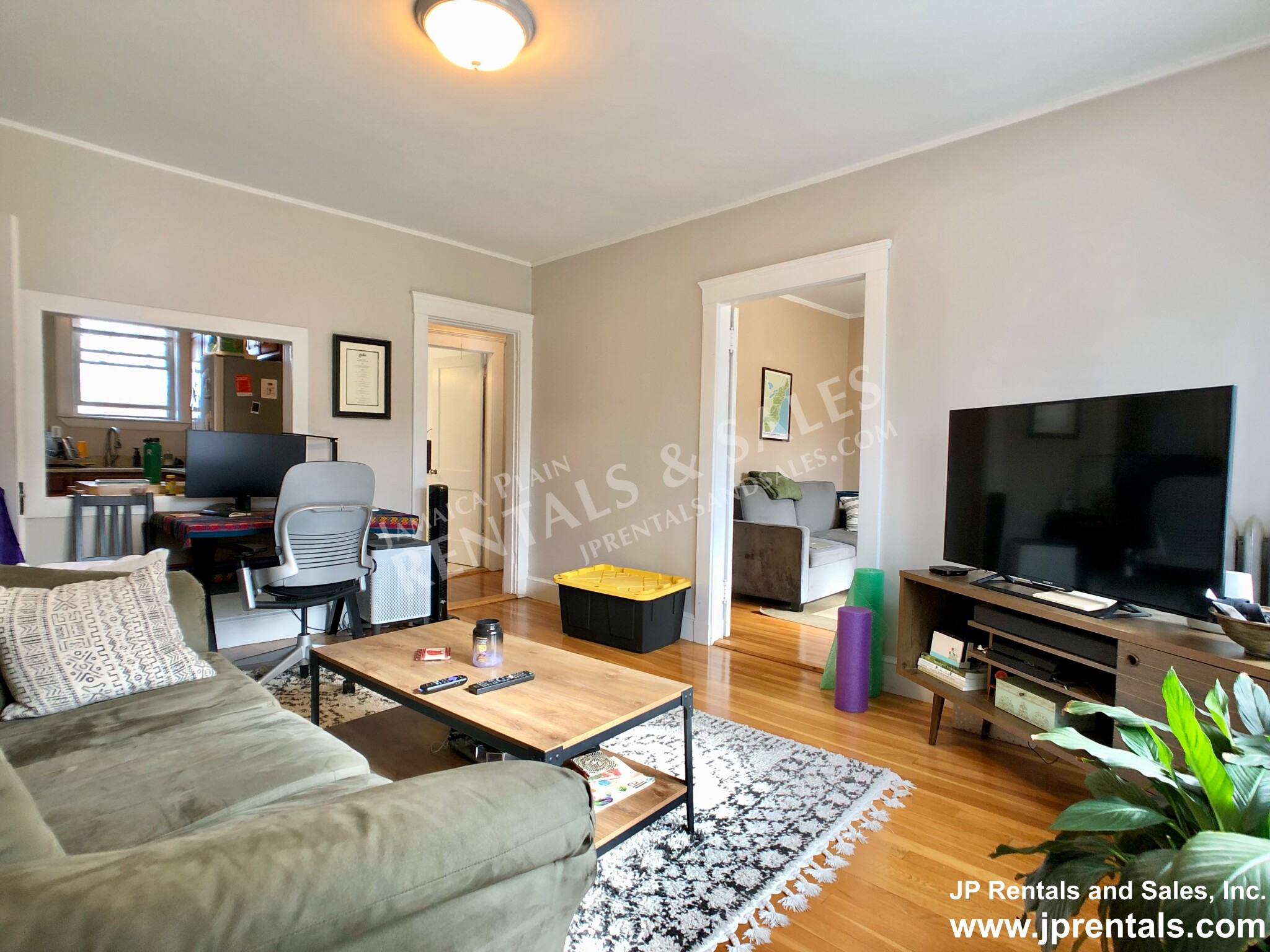 136 Arborway, Jamaica Plain