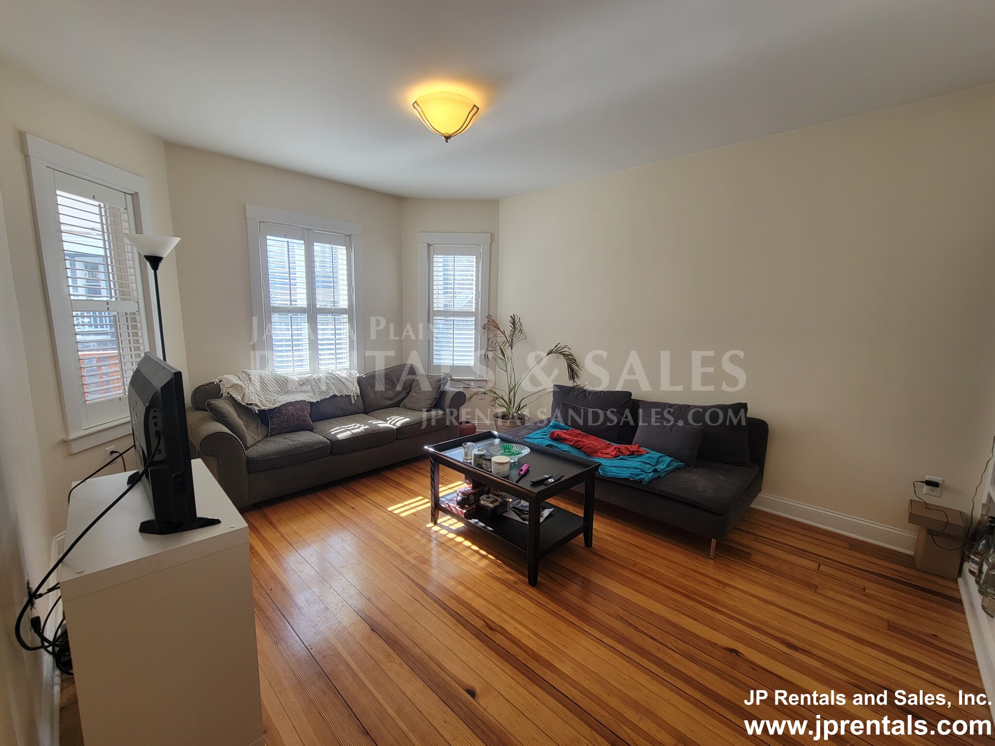 31 Parkton Rd, Jamaica Plain