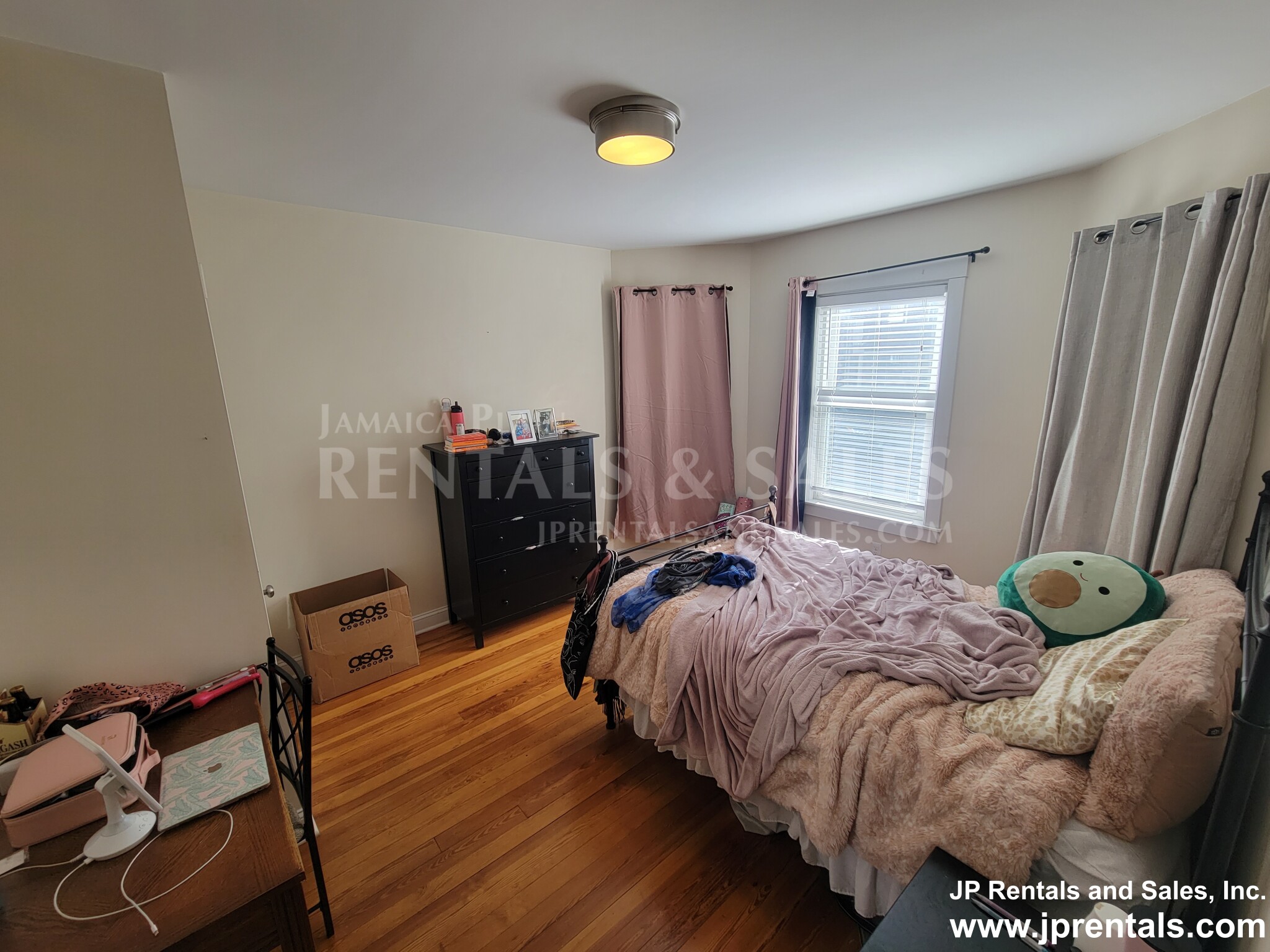 31 Parkton Rd, Jamaica Plain