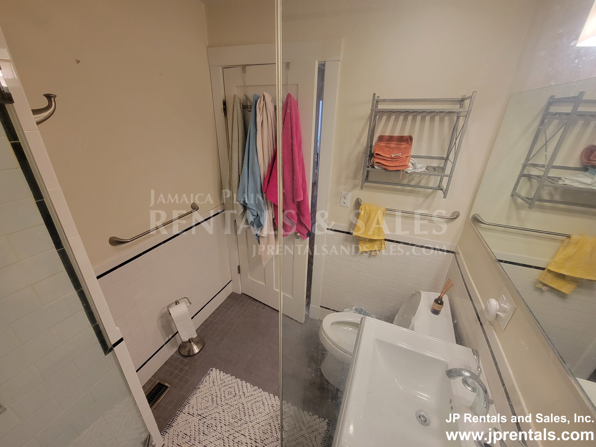 31 Parkton Rd, Jamaica Plain