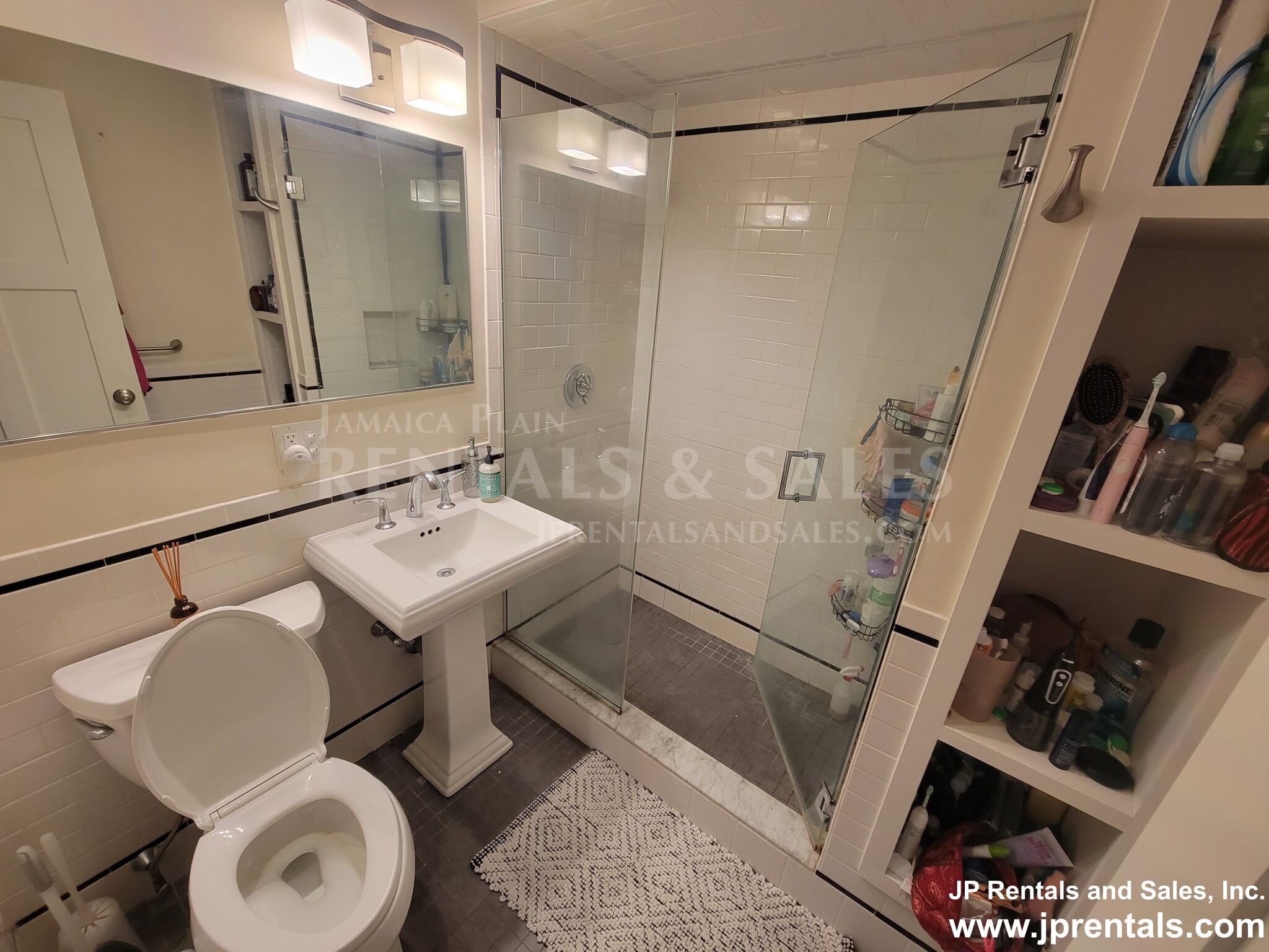 31 Parkton Rd, Jamaica Plain