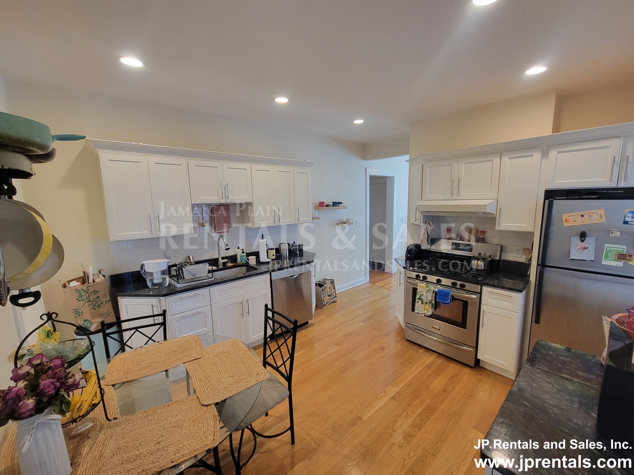 31 Parkton Rd, Jamaica Plain