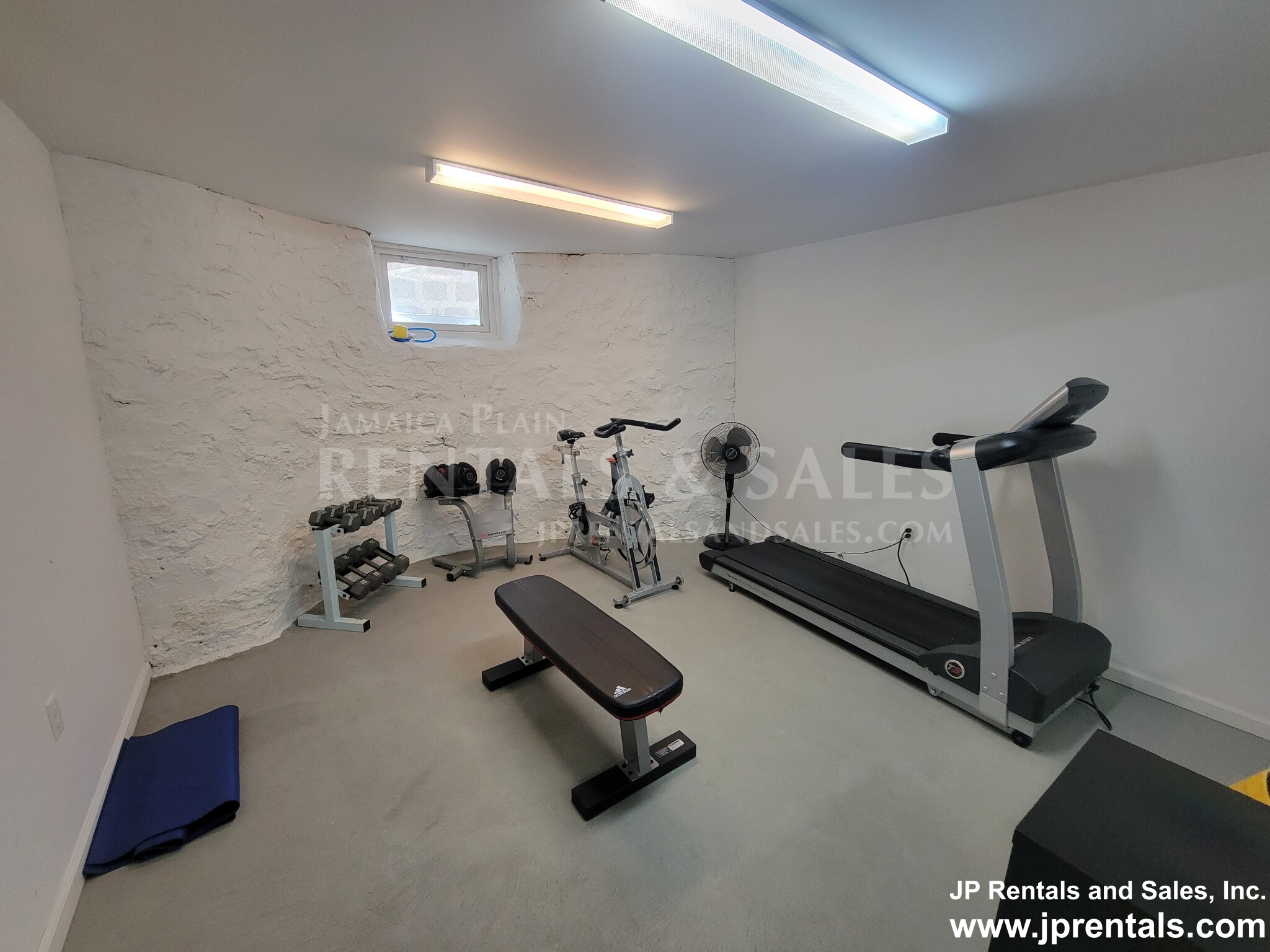 31 Parkton Rd, Jamaica Plain