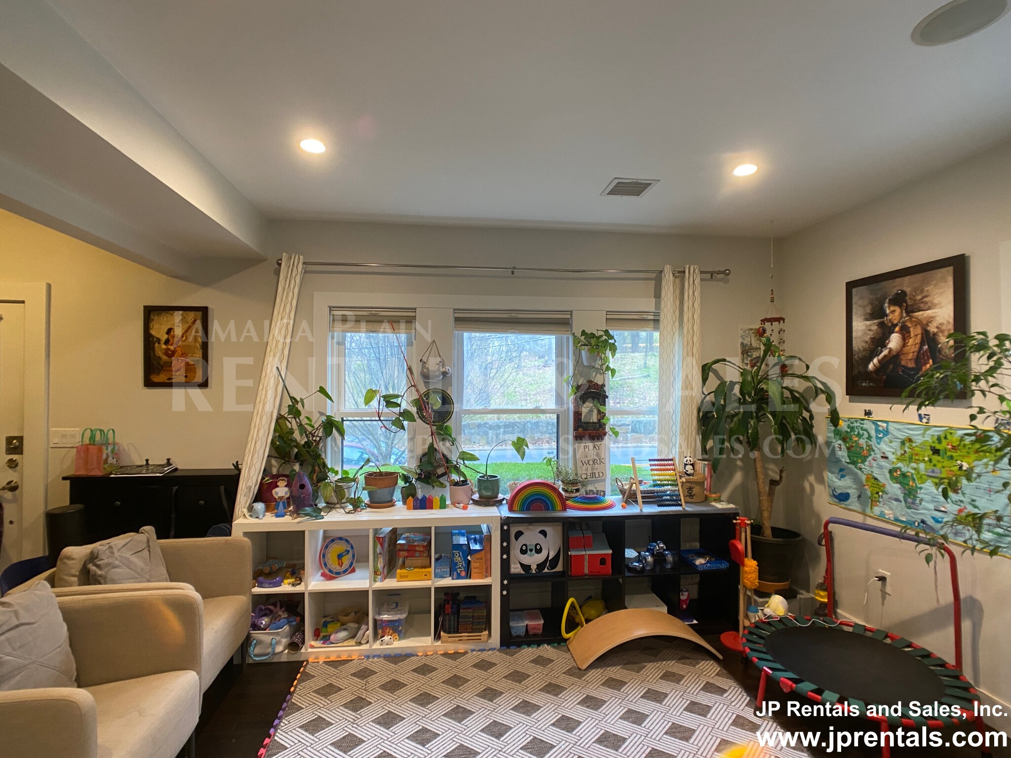 319 Forest Hills St, Jamaica Plain