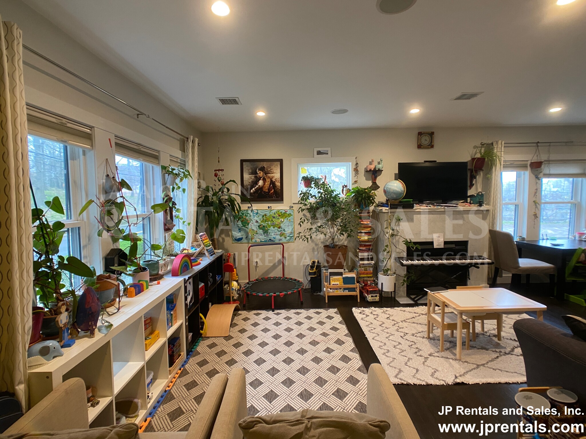 319 Forest Hills St, Jamaica Plain