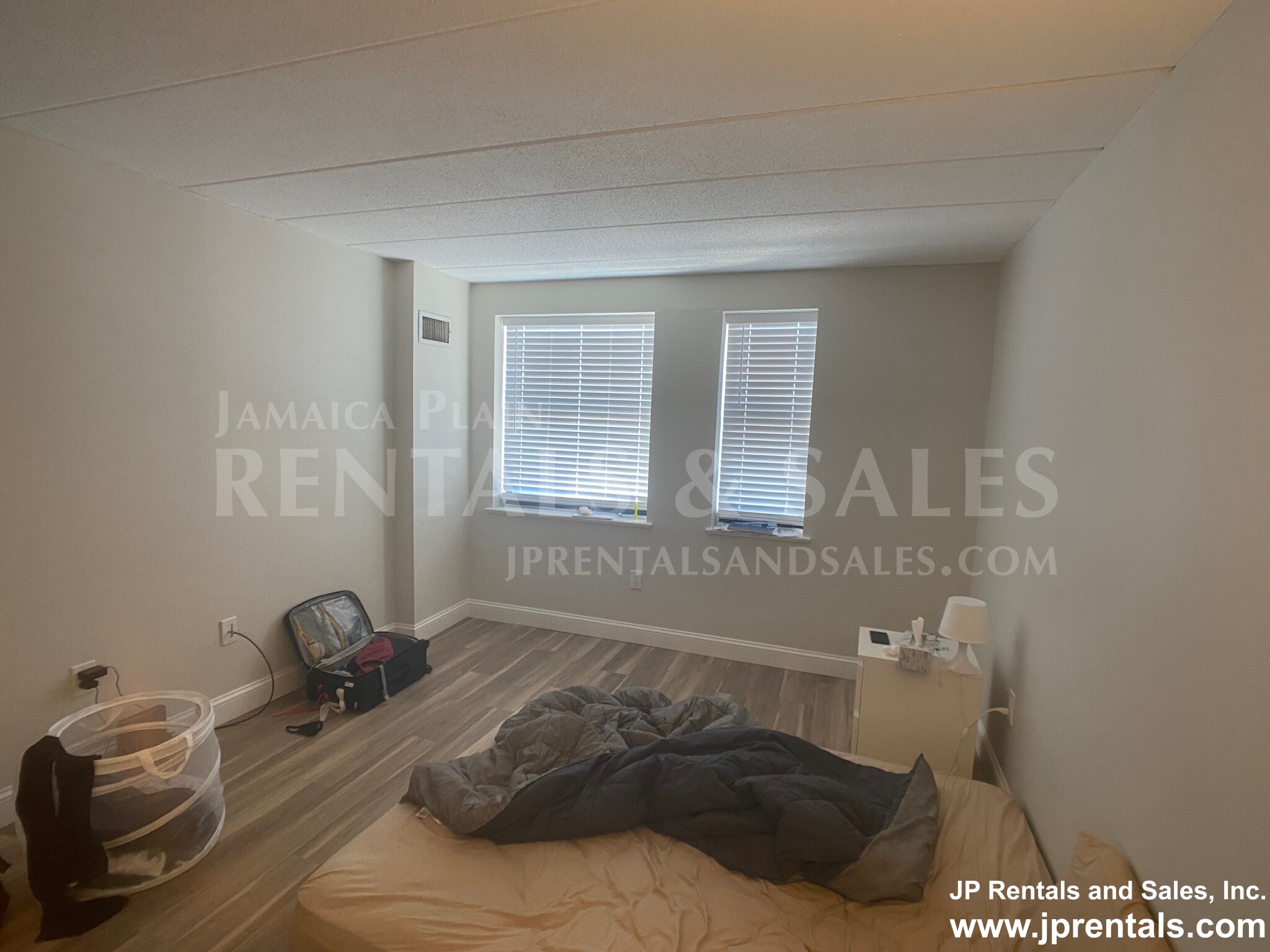 1933 Commonwealth Ave, Brighton