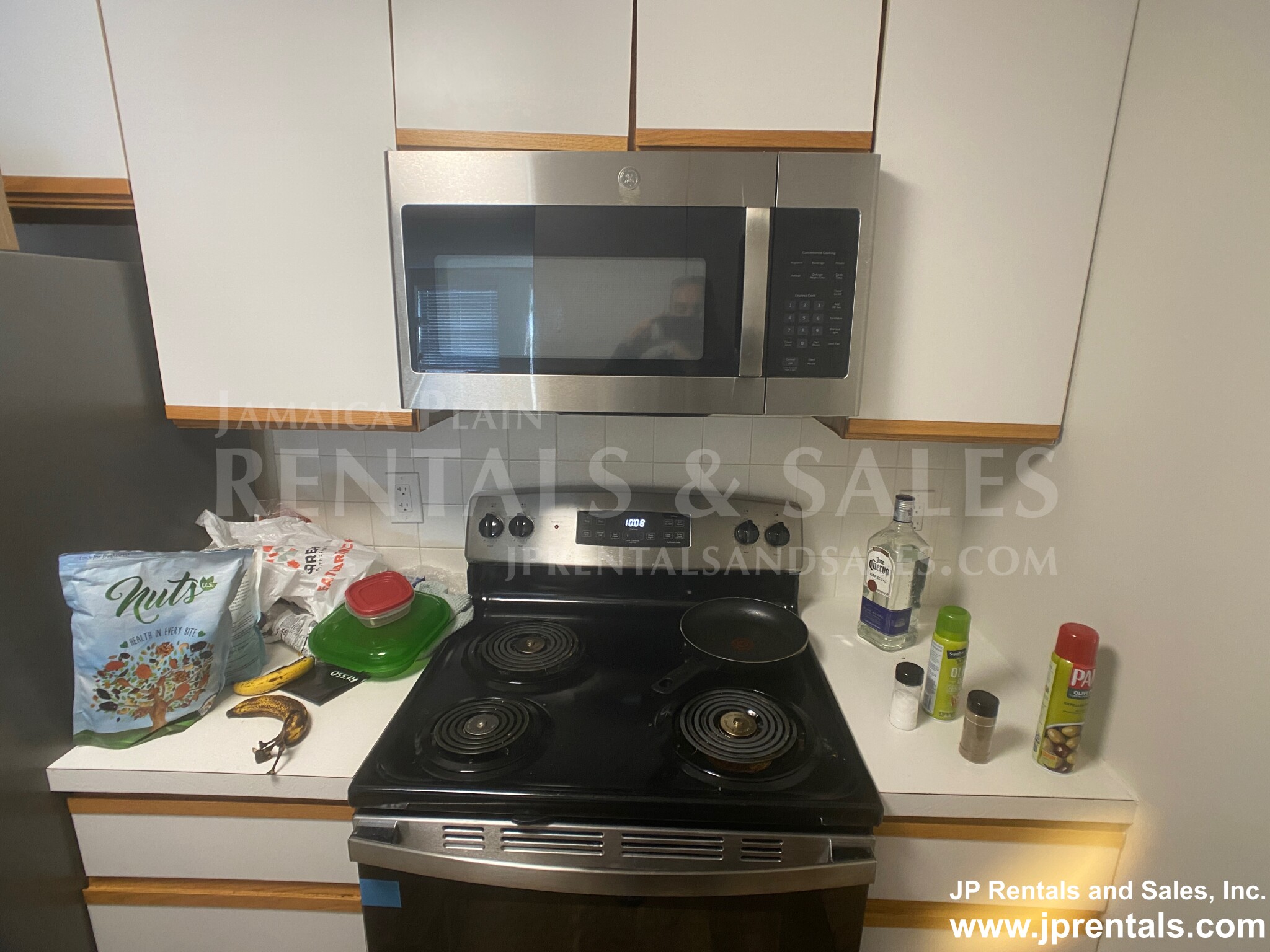 1933 Commonwealth Ave, Brighton