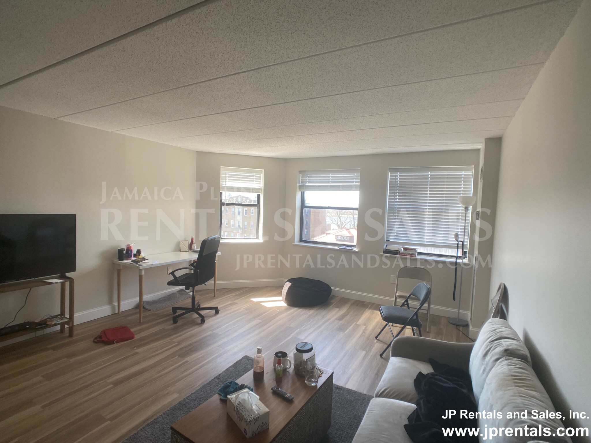 1933 Commonwealth Ave, Brighton