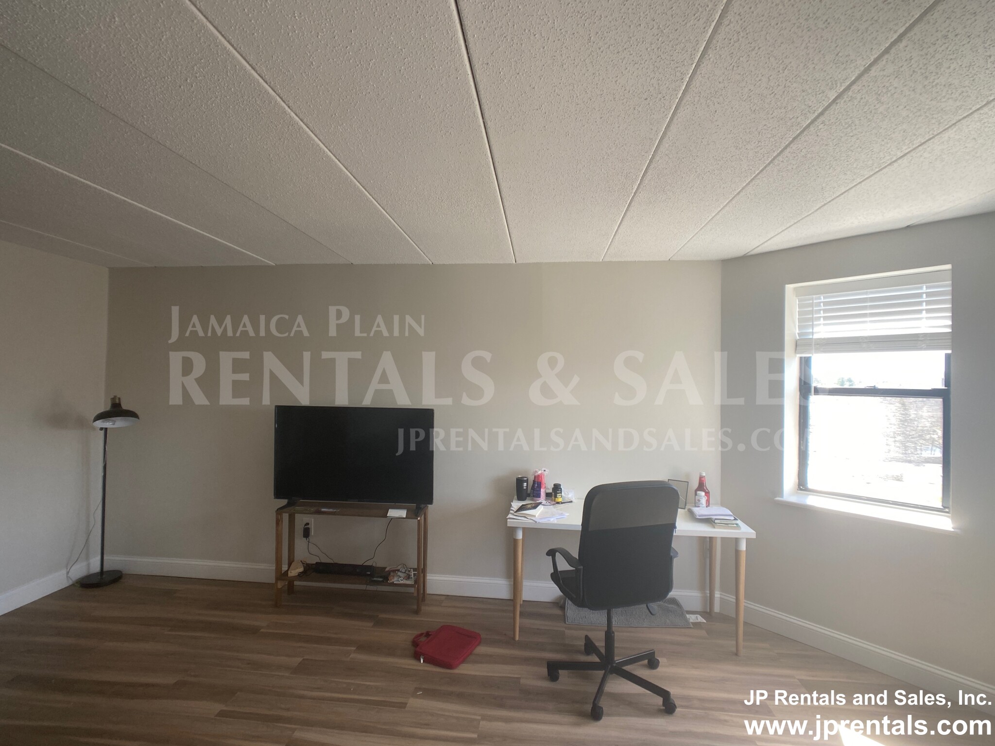 1933 Commonwealth Ave, Brighton